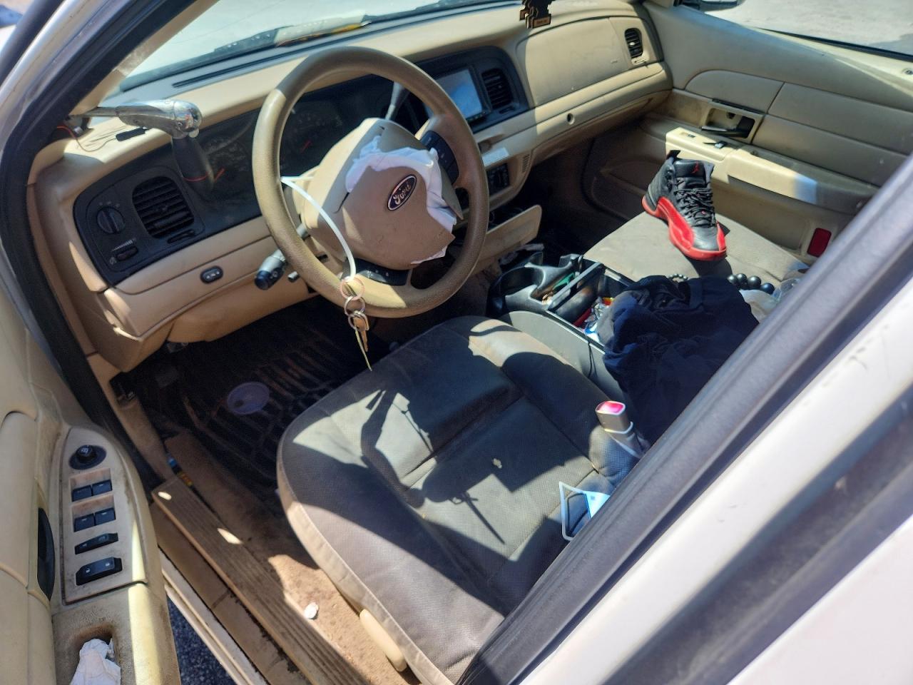 2011 Ford Crown Victoria Белый vin: 2FABP7BV1BX101998
