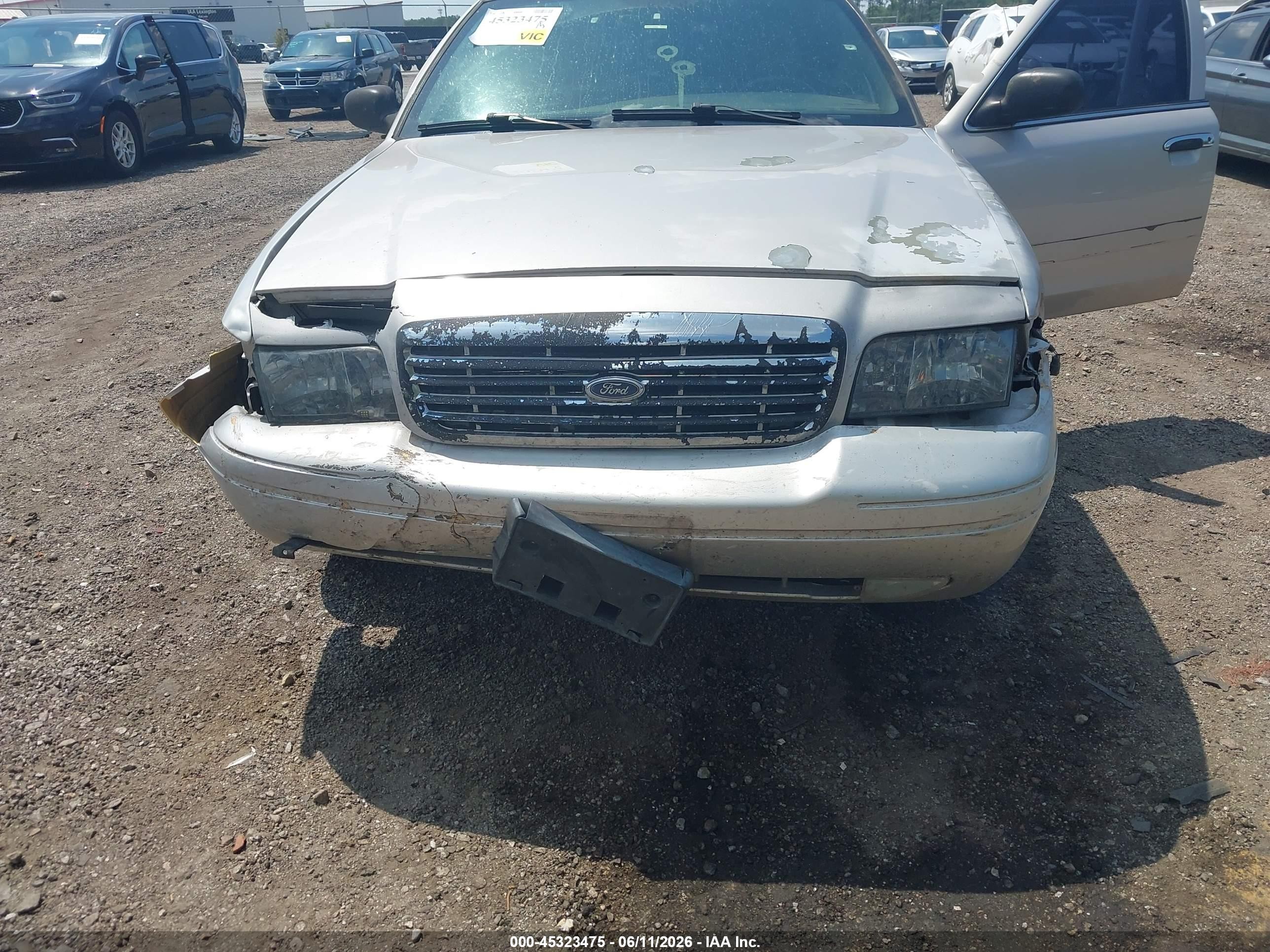 2011 Ford Crown Victoria Police Silver vin: 2FABP7BV1BX125590