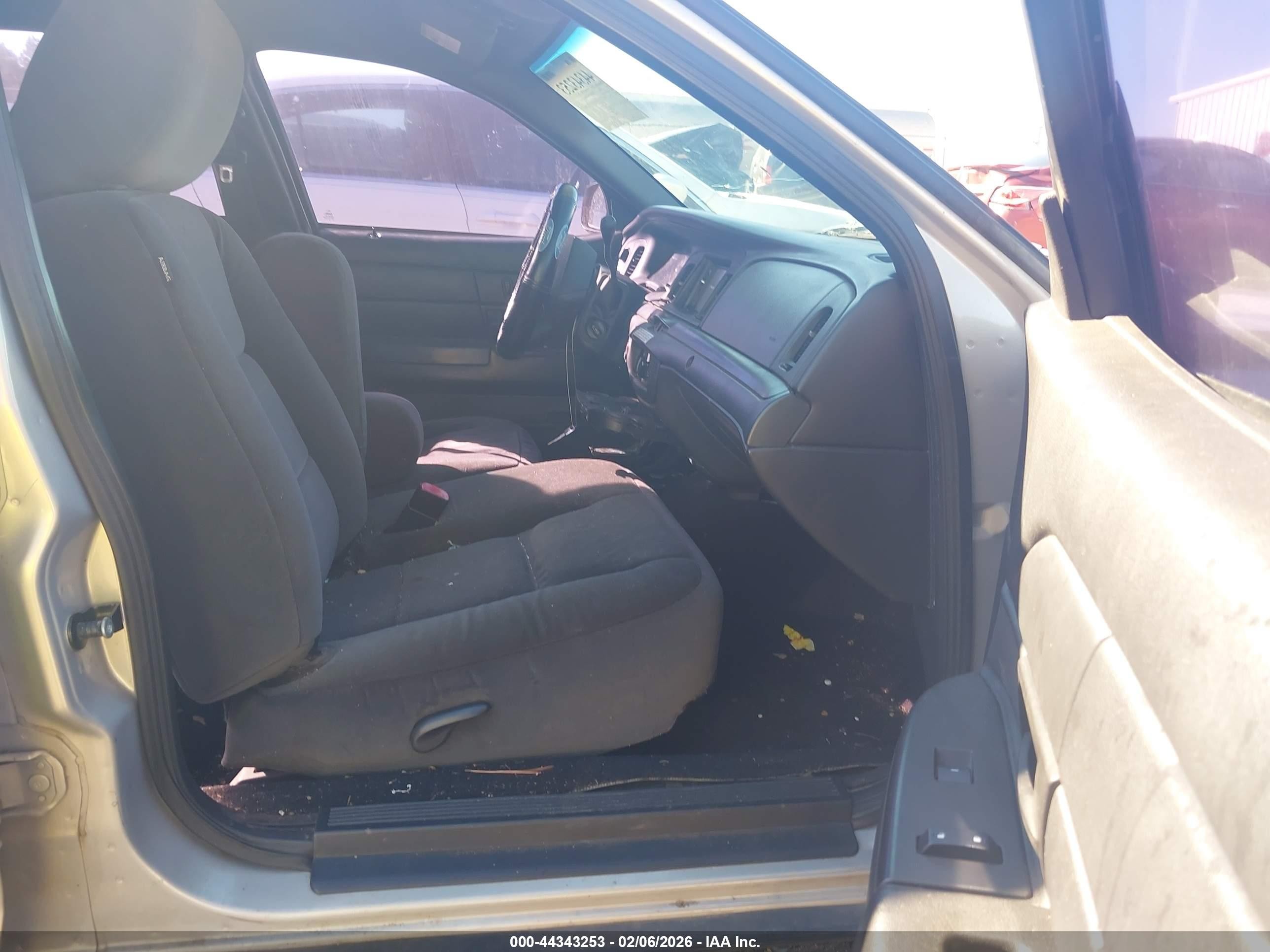 2011 Ford Crown Victoria Police Silver vin: 2FABP7BV1BX145760