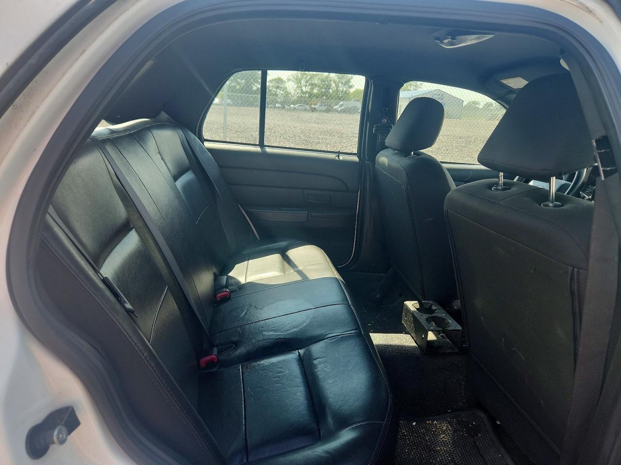 2010 Ford Crown Victoria Police Interceptor White vin: 2FABP7BV2AX101958