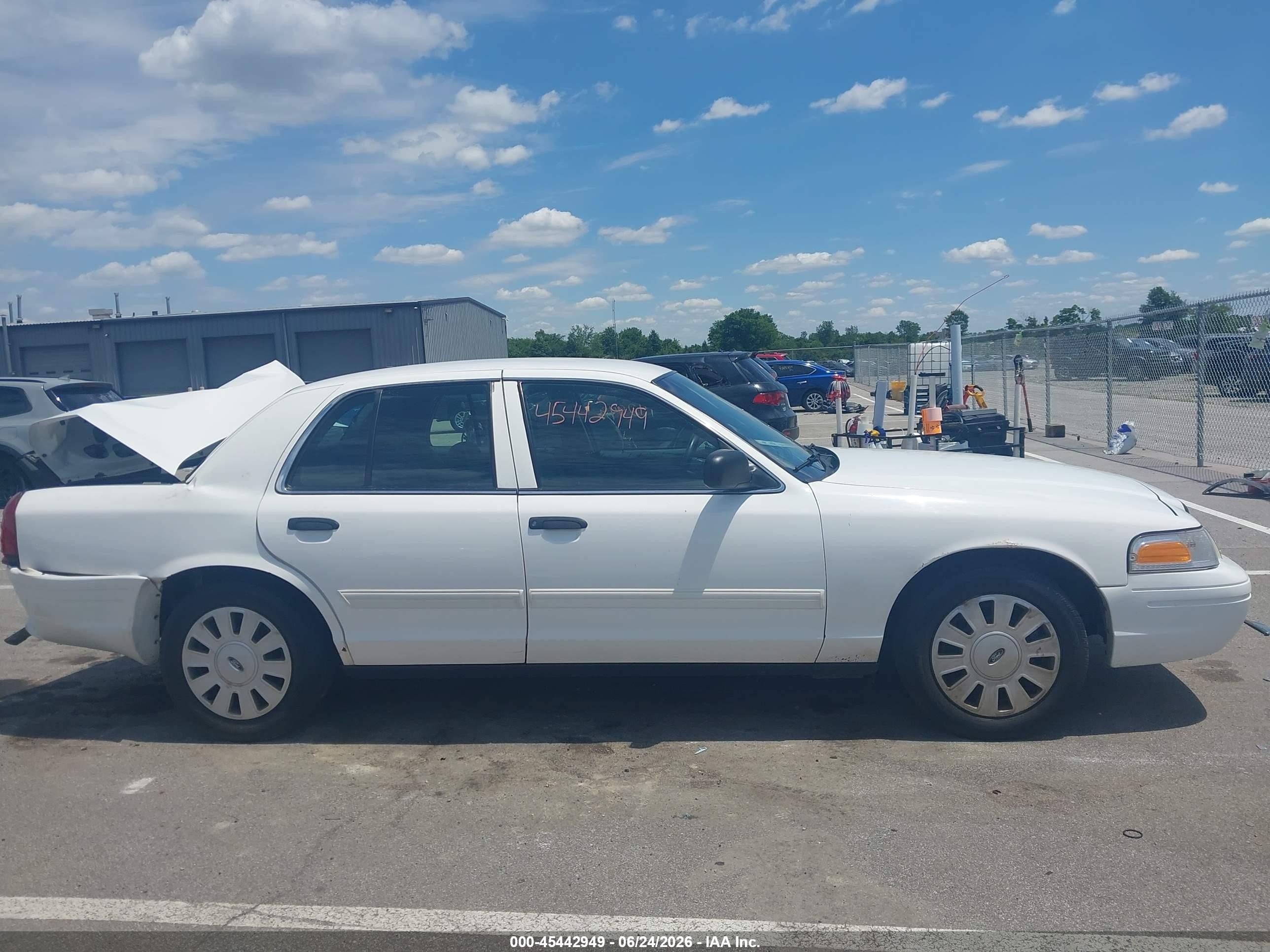 2010 Ford Crown Victoria Police/police Interceptor Белый vin: 2FABP7BV2AX116704