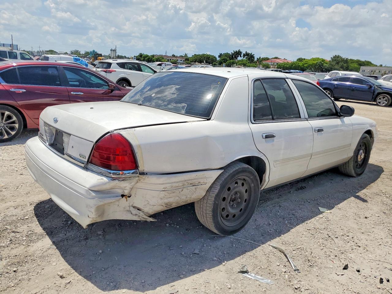 2010 Ford Crown Victoria Police Interceptor White vin: 2FABP7BV2AX135608