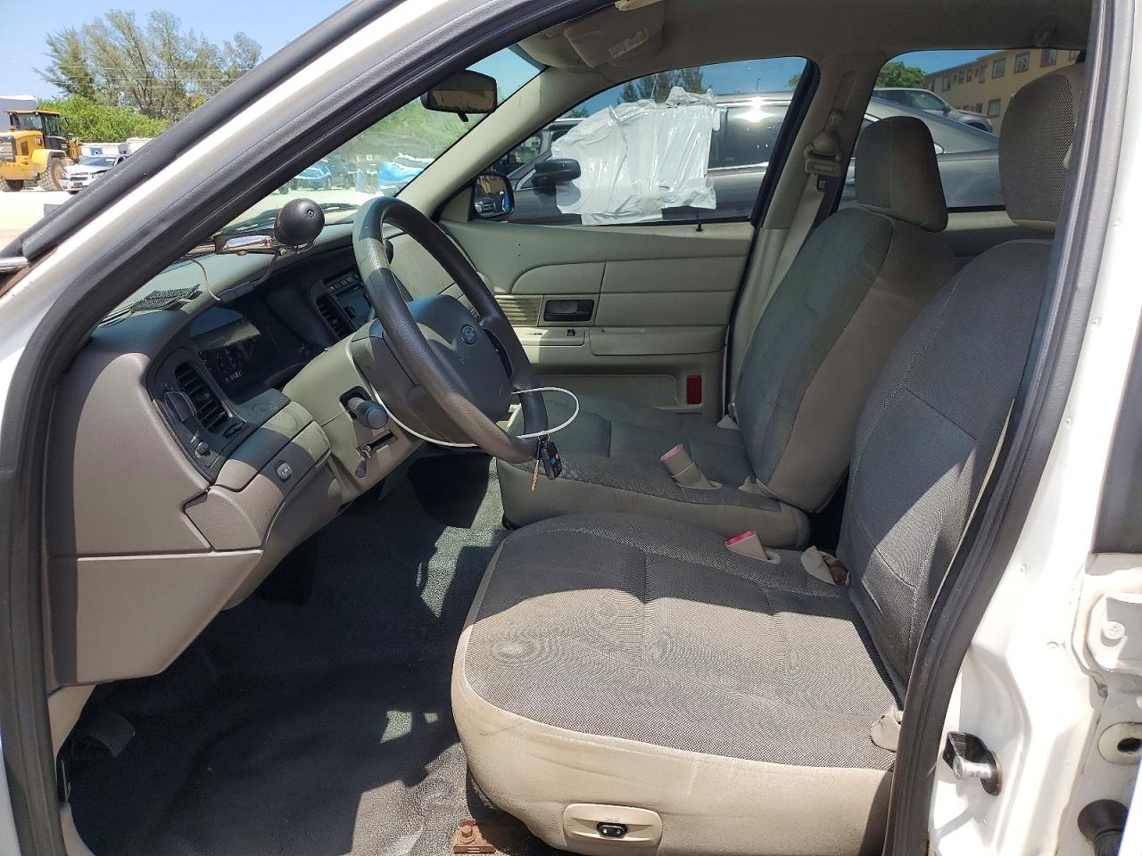 2010 Ford Crown Victoria Police Interceptor White vin: 2FABP7BV2AX135608