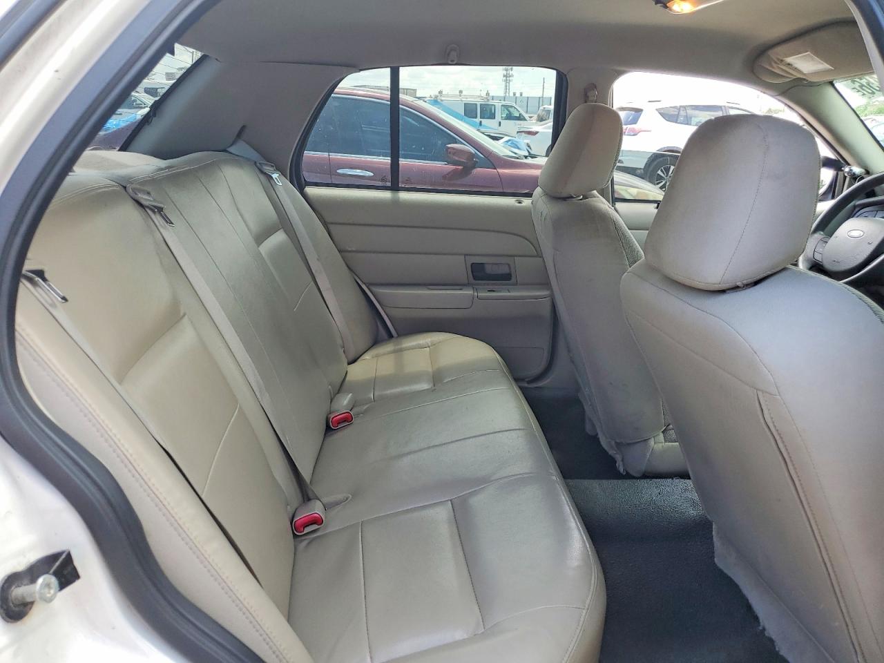 2010 Ford Crown Victoria Police Interceptor White vin: 2FABP7BV2AX135608