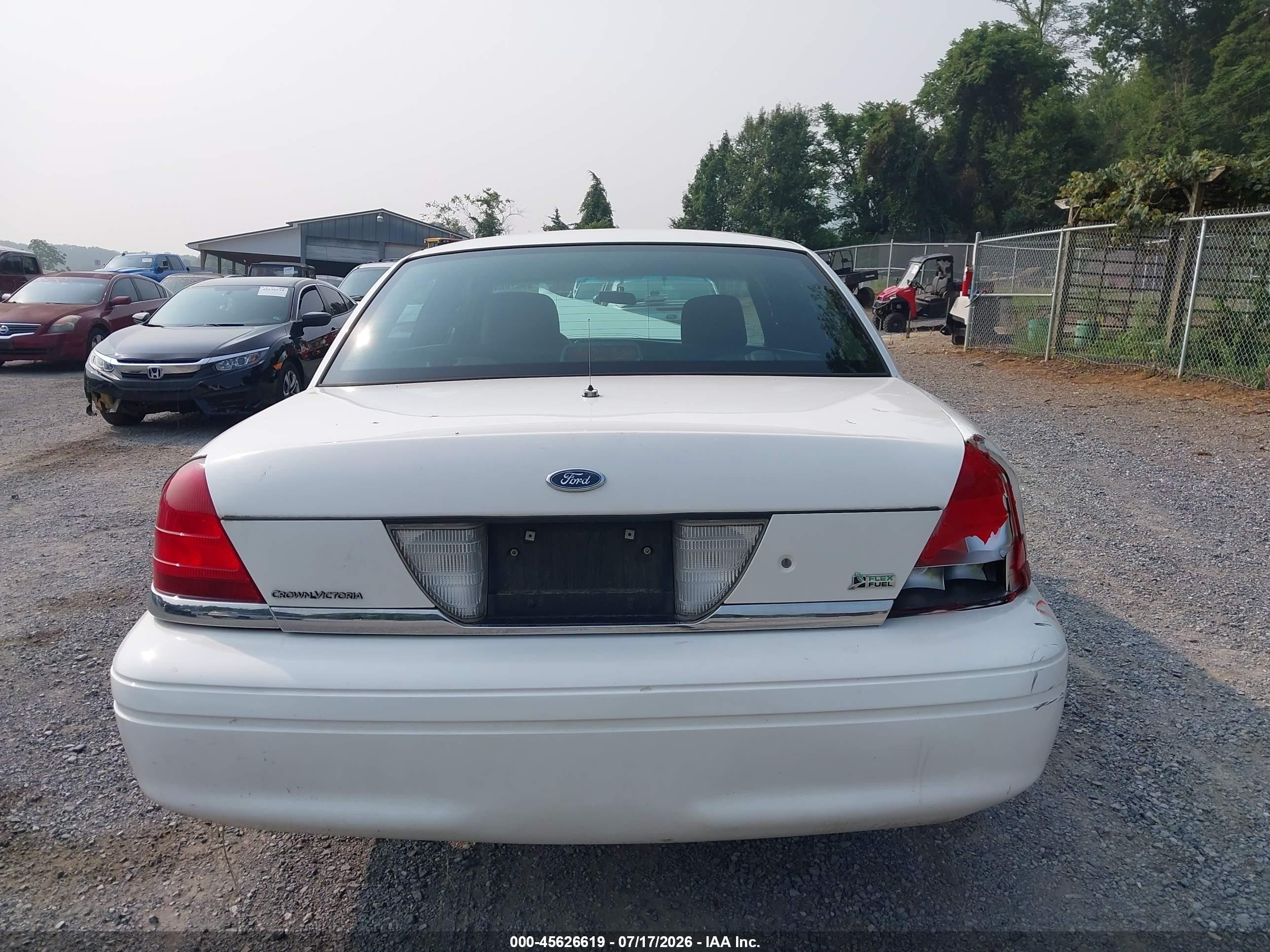 2011 Ford Crown Victoria Police Белый vin: 2FABP7BV2BX100584