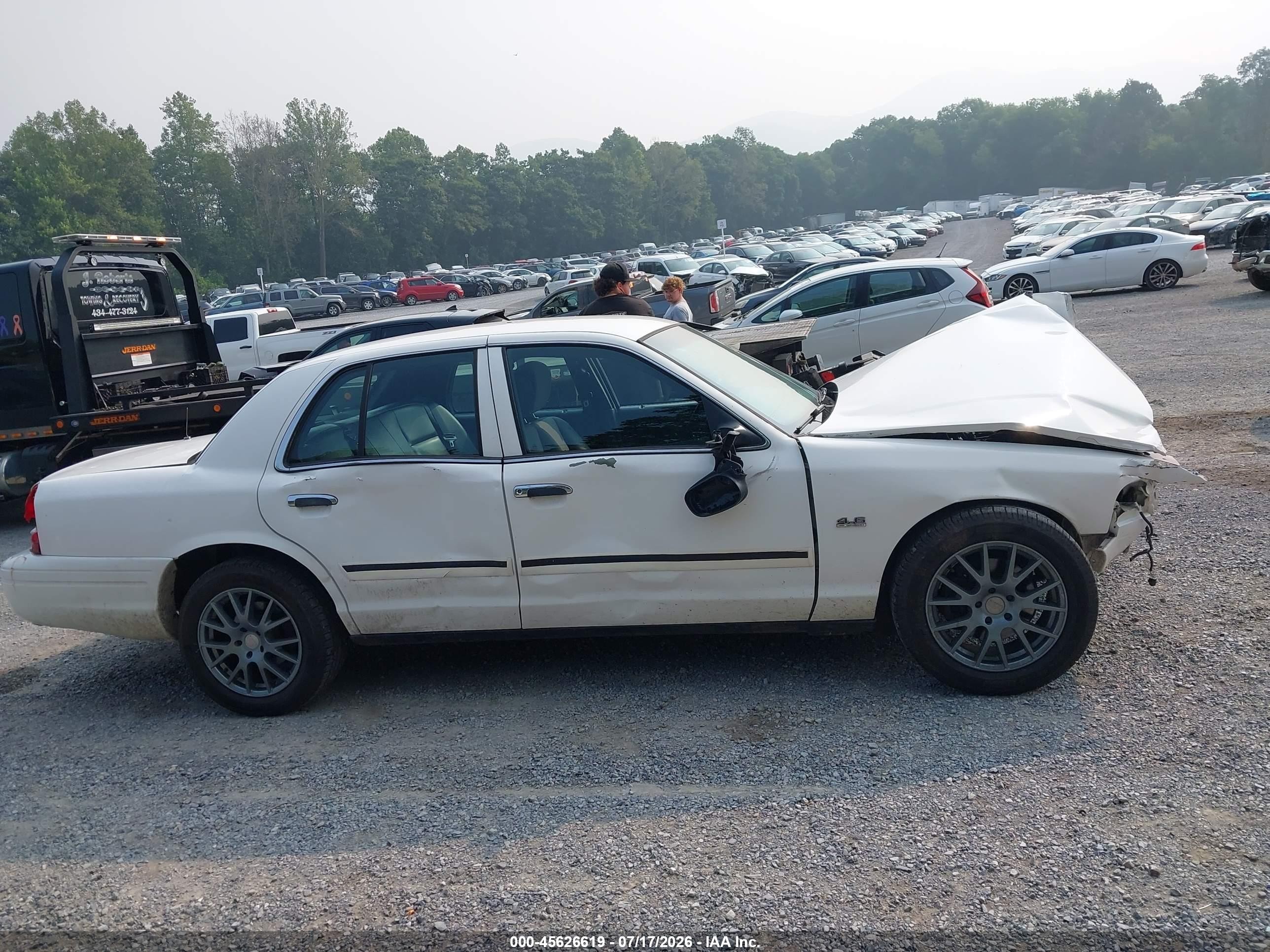 2011 Ford Crown Victoria Police Белый vin: 2FABP7BV2BX100584