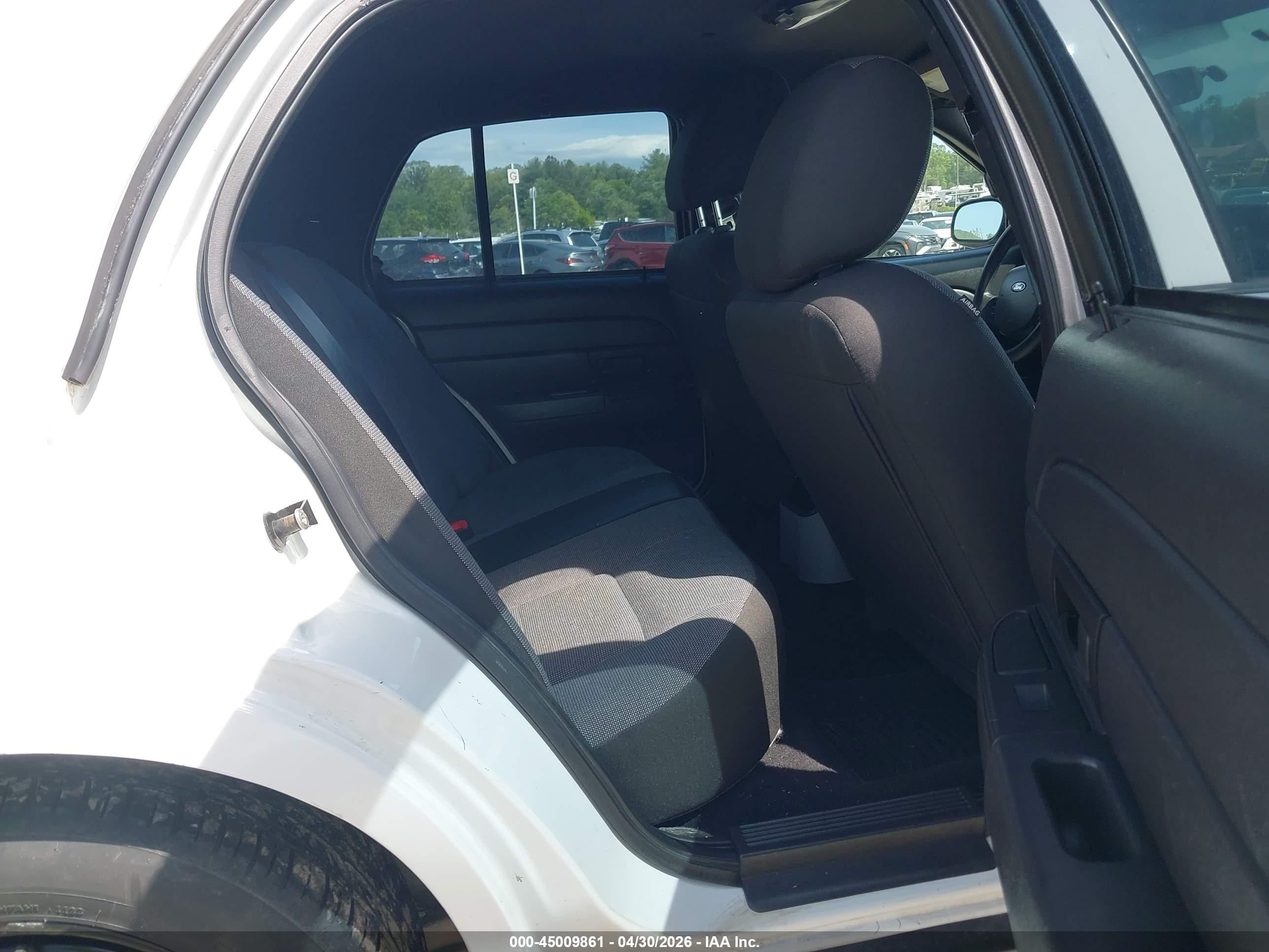 2011 Ford Crown Victoria Police White vin: 2FABP7BV4BX112607
