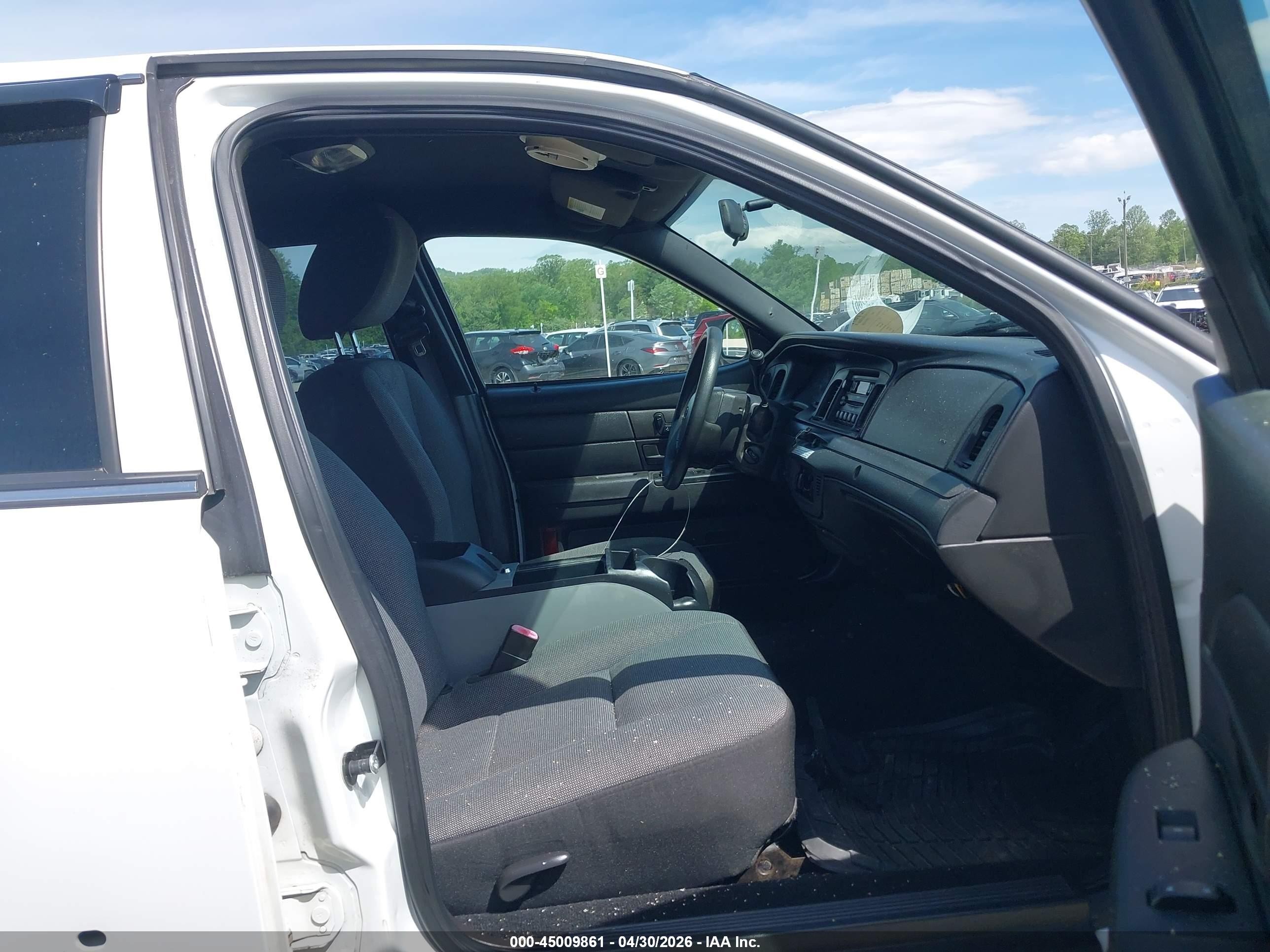 2011 Ford Crown Victoria Police White vin: 2FABP7BV4BX112607