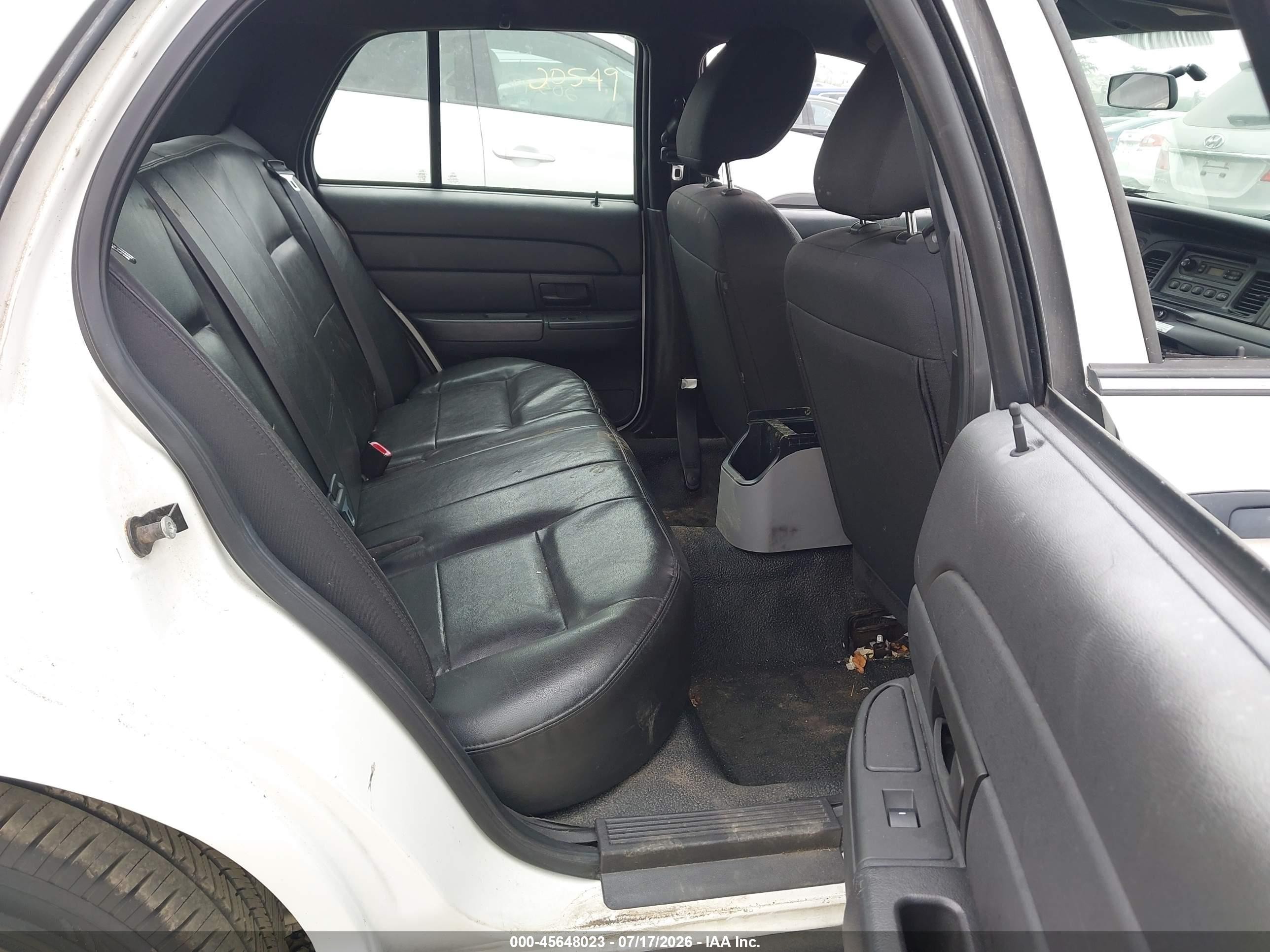 2011 Ford Crown Victoria Police Interceptor White vin: 2FABP7BV4BX119556