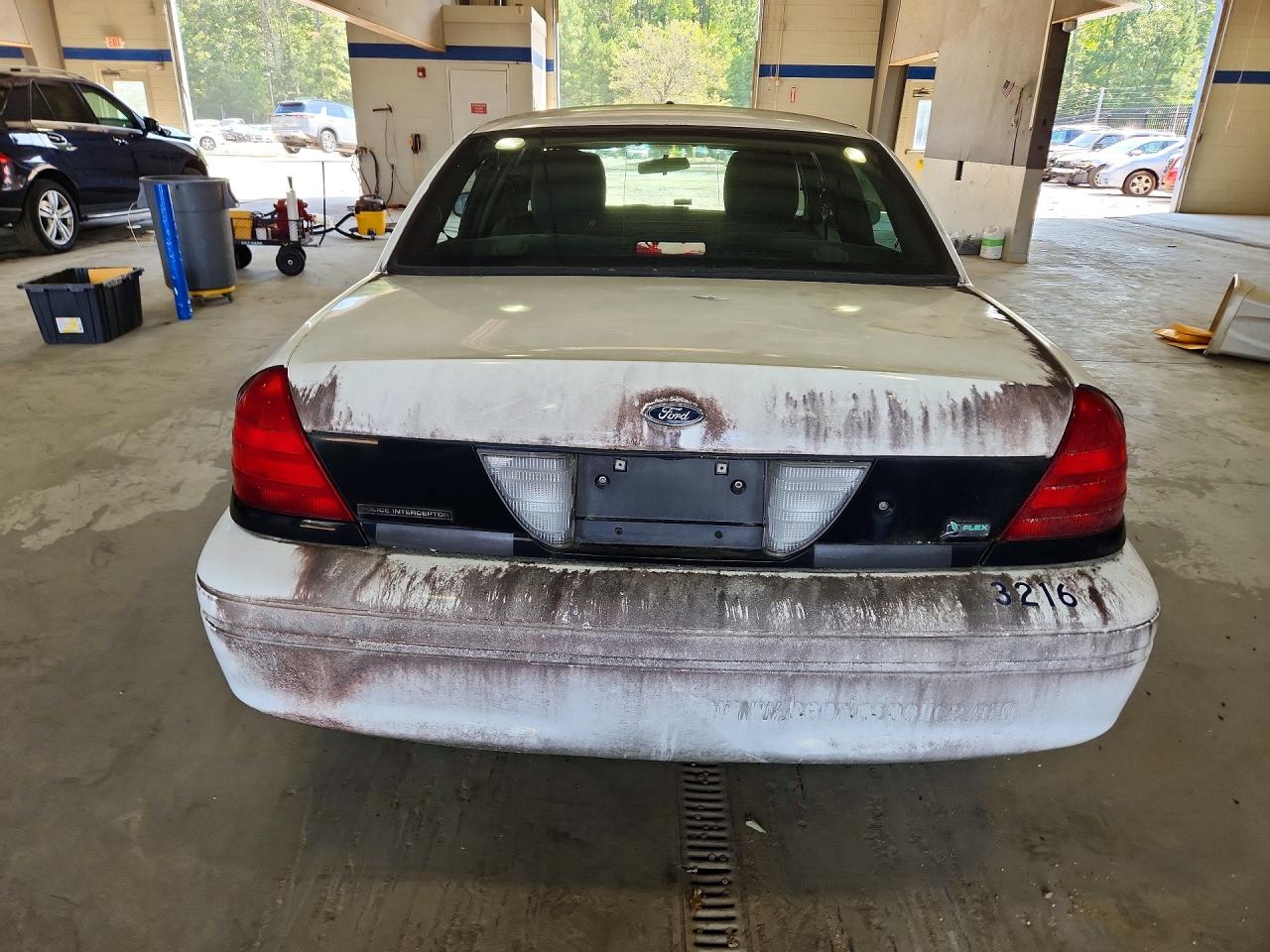 2011 Ford Crown Victoria Police Interceptor White vin: 2FABP7BV4BX125325