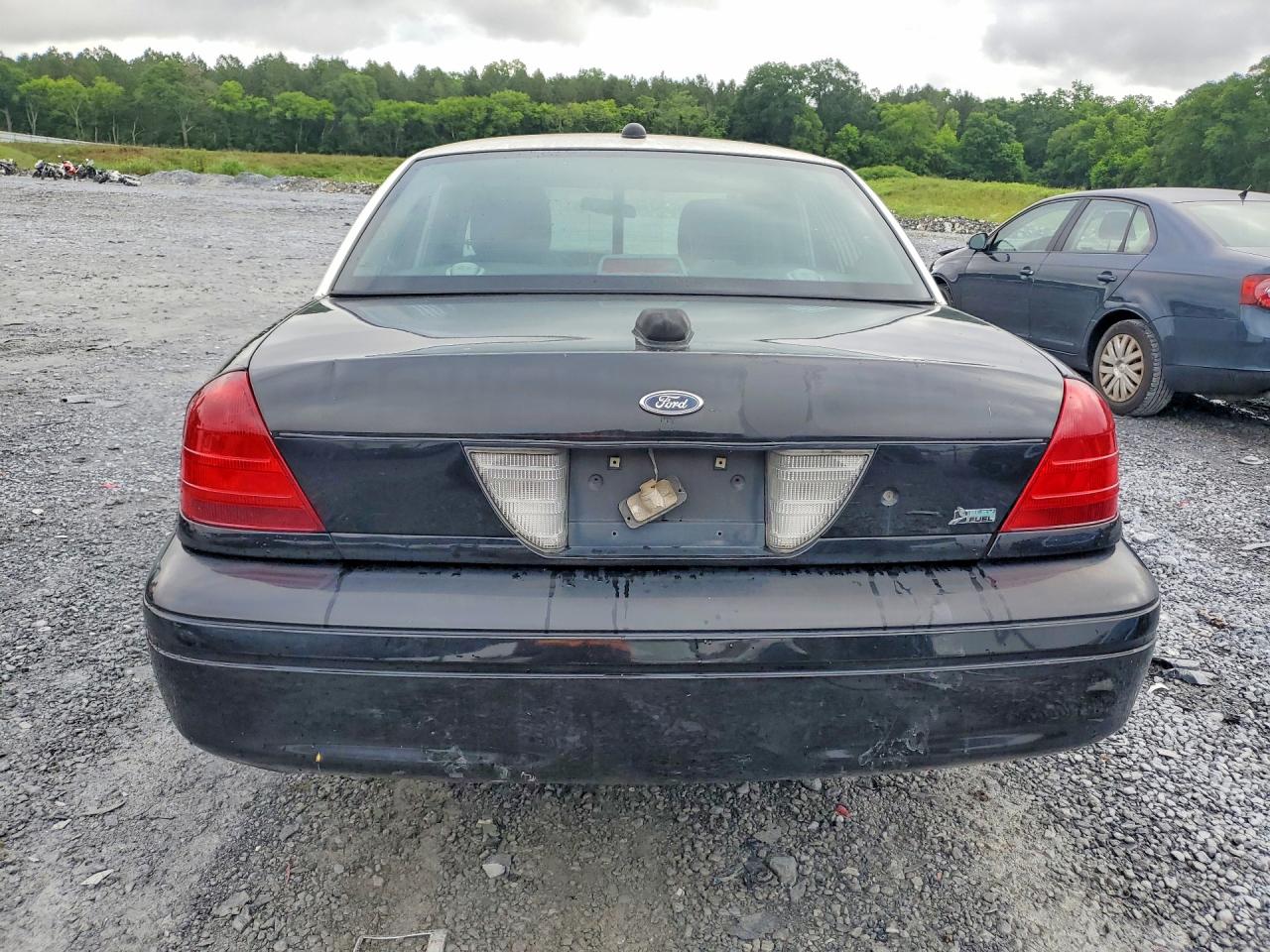 2011 Ford Crown Victoria Police Interceptor Two Tone vin: 2FABP7BV4BX171494