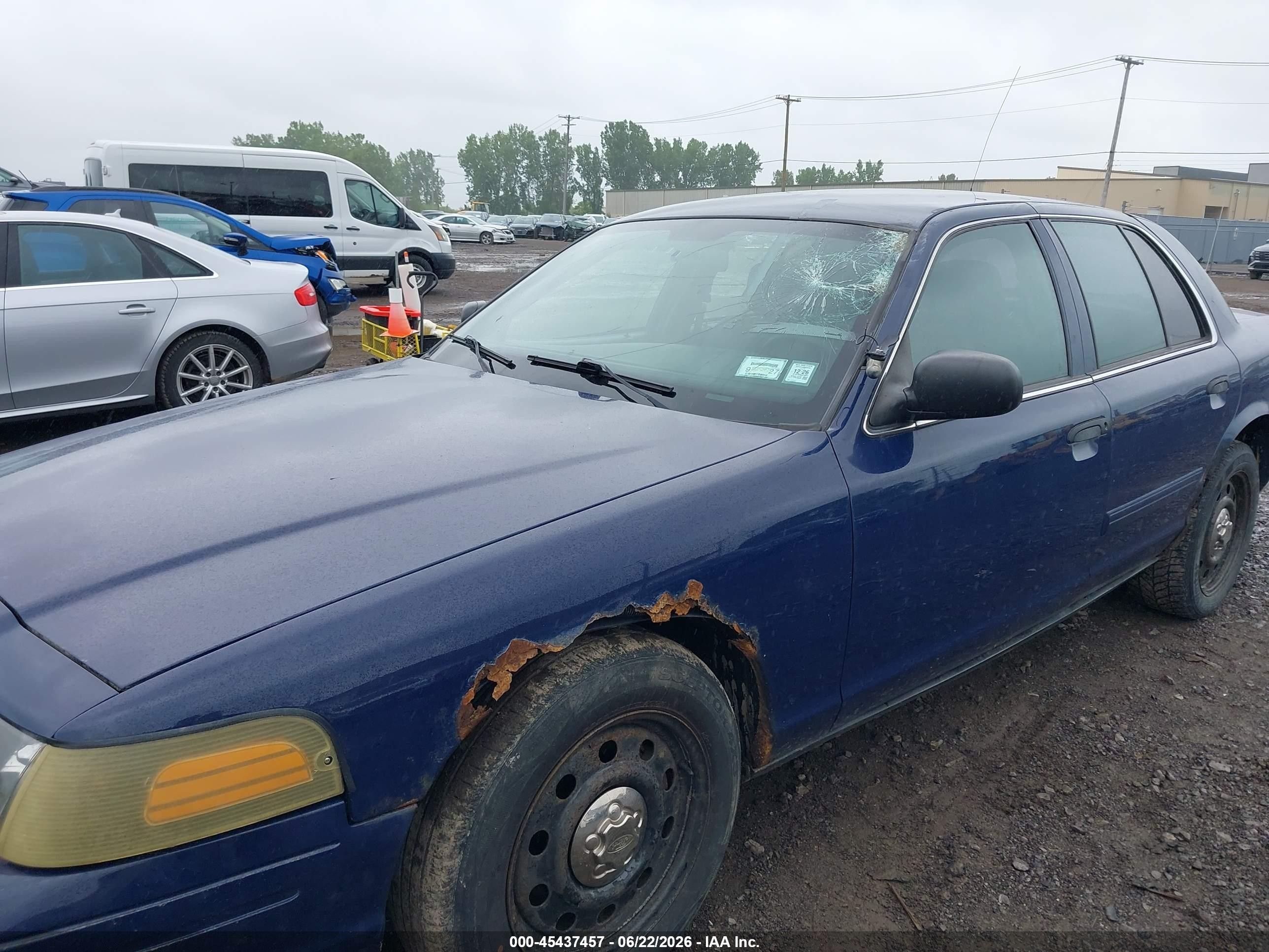 2010 Ford Crown Victoria Police/police Interceptor Blue vin: 2FABP7BV5AX132959