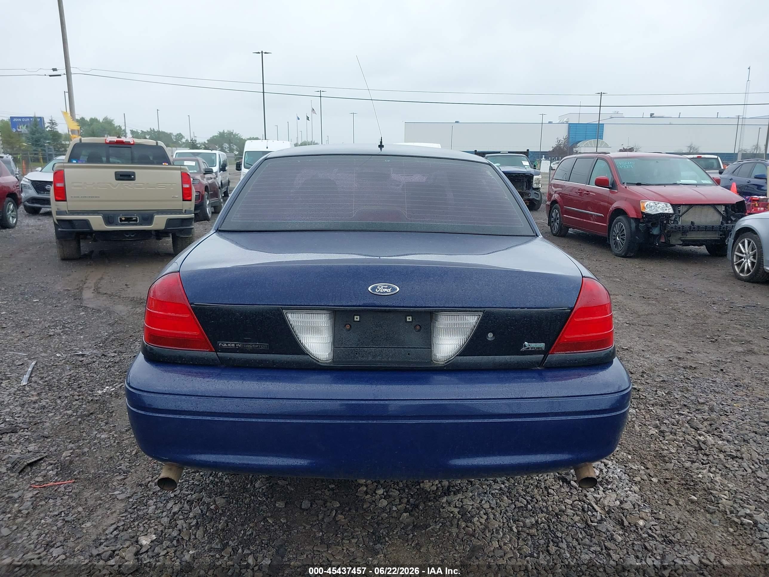 2010 Ford Crown Victoria Police/police Interceptor Blue vin: 2FABP7BV5AX132959