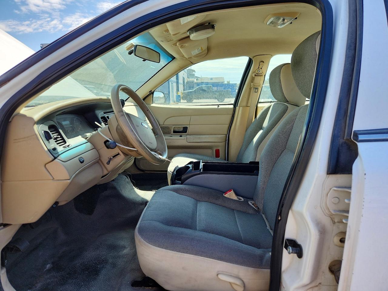 2011 Ford Crown Victoria Police Interceptor White vin: 2FABP7BV5BX123101