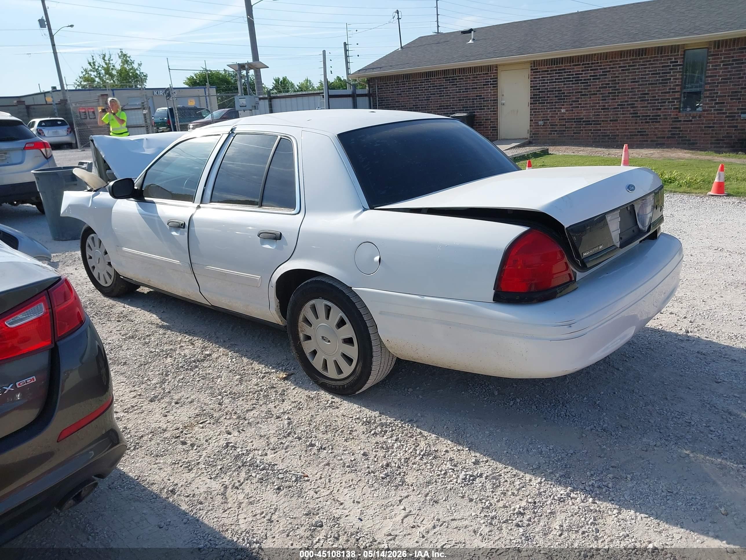 2011 Ford Crown Victoria Police Interceptor White vin: 2FABP7BV5BX182424