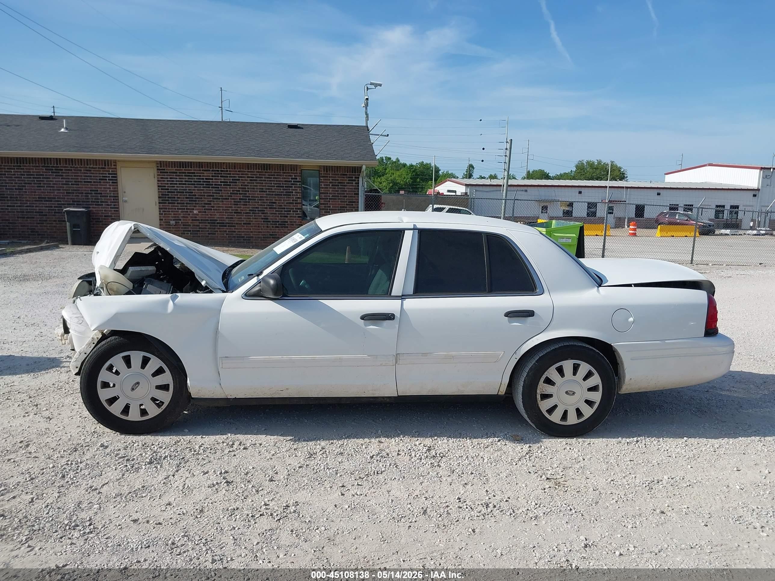 2011 Ford Crown Victoria Police Interceptor White vin: 2FABP7BV5BX182424