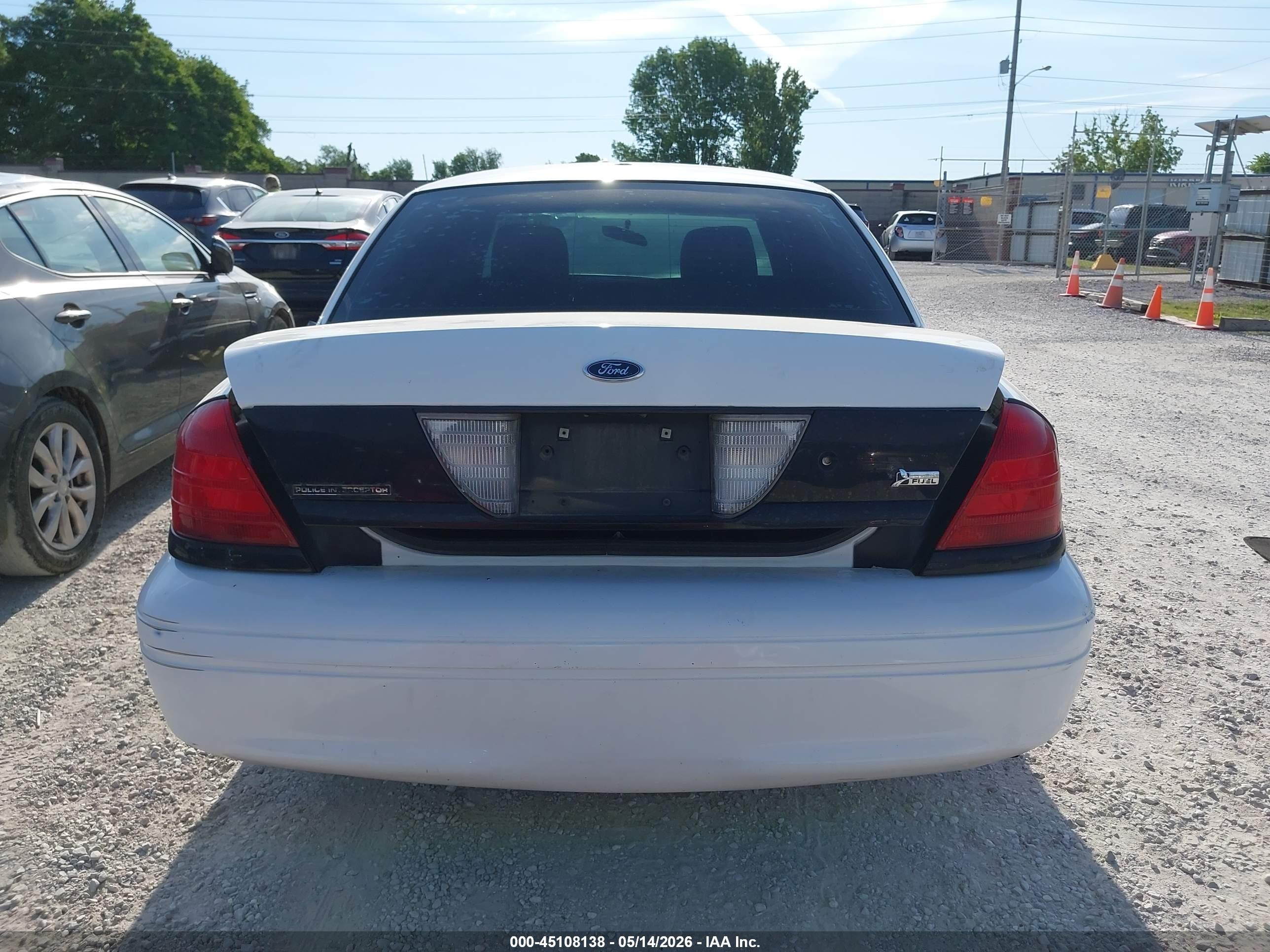 2011 Ford Crown Victoria Police Interceptor White vin: 2FABP7BV5BX182424