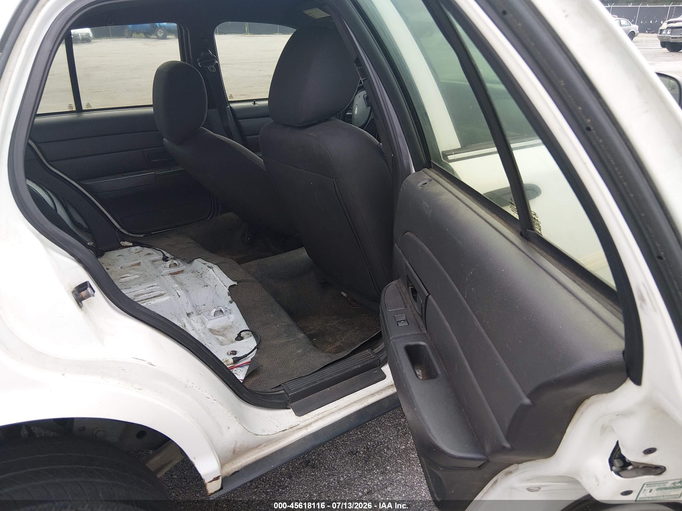 2011 Ford Crown Victoria Police Interceptor White vin: 2FABP7BV6BX115668