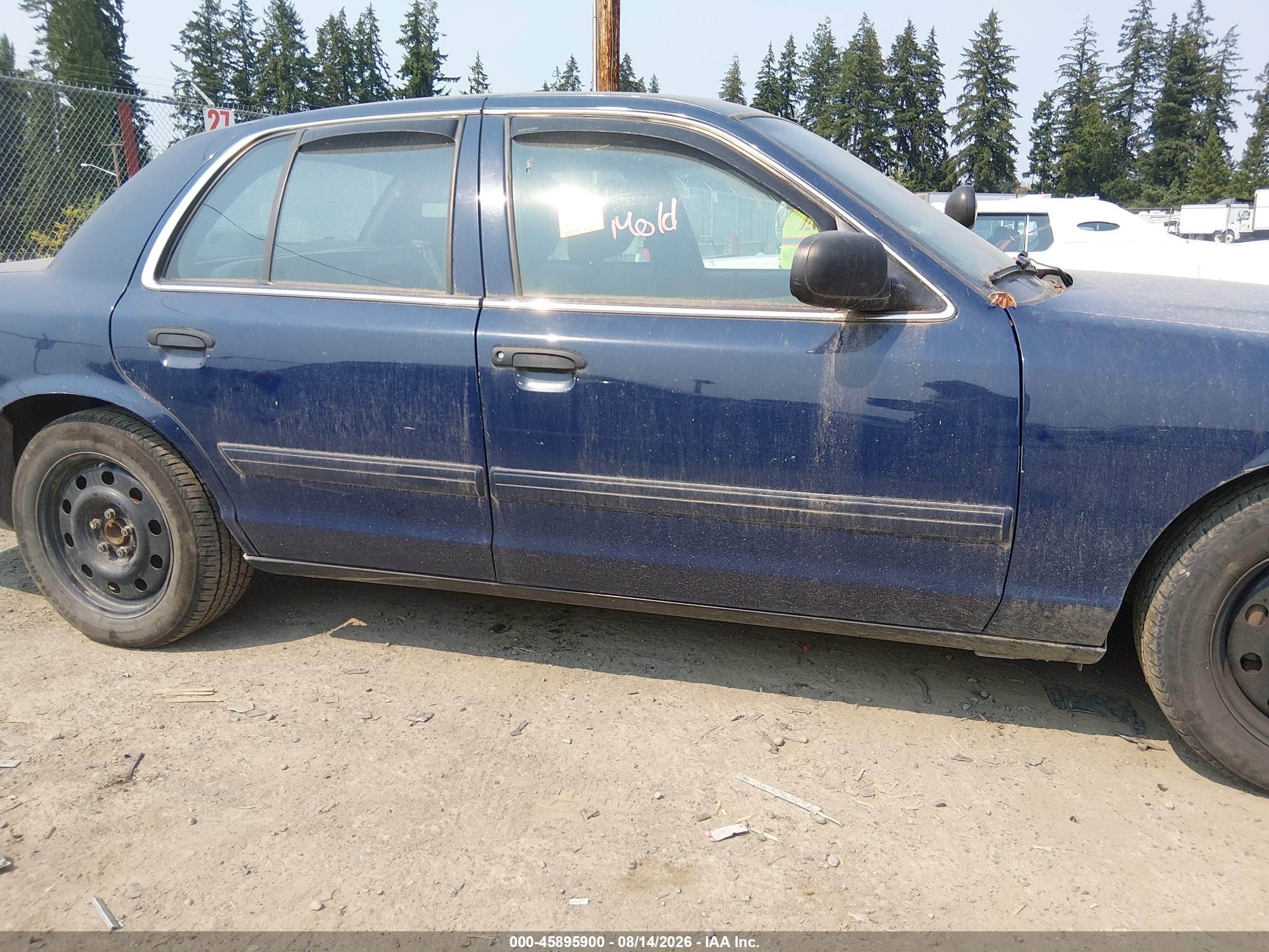 2011 Ford Crown Victoria Police Interceptor Blue vin: 2FABP7BV6BX135757