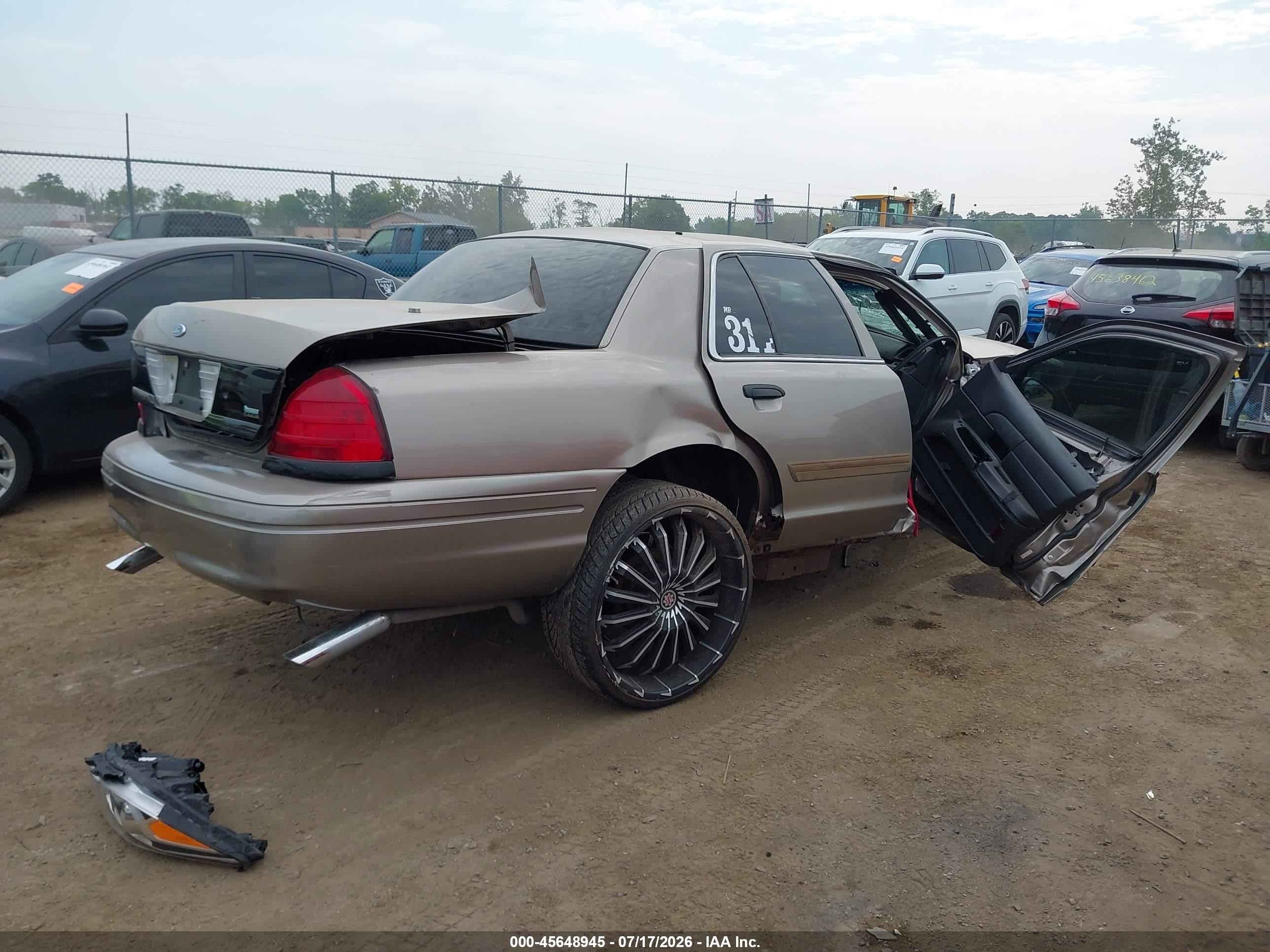 2011 Ford Crown Victoria Police Interceptor Tan vin: 2FABP7BV6BX137606