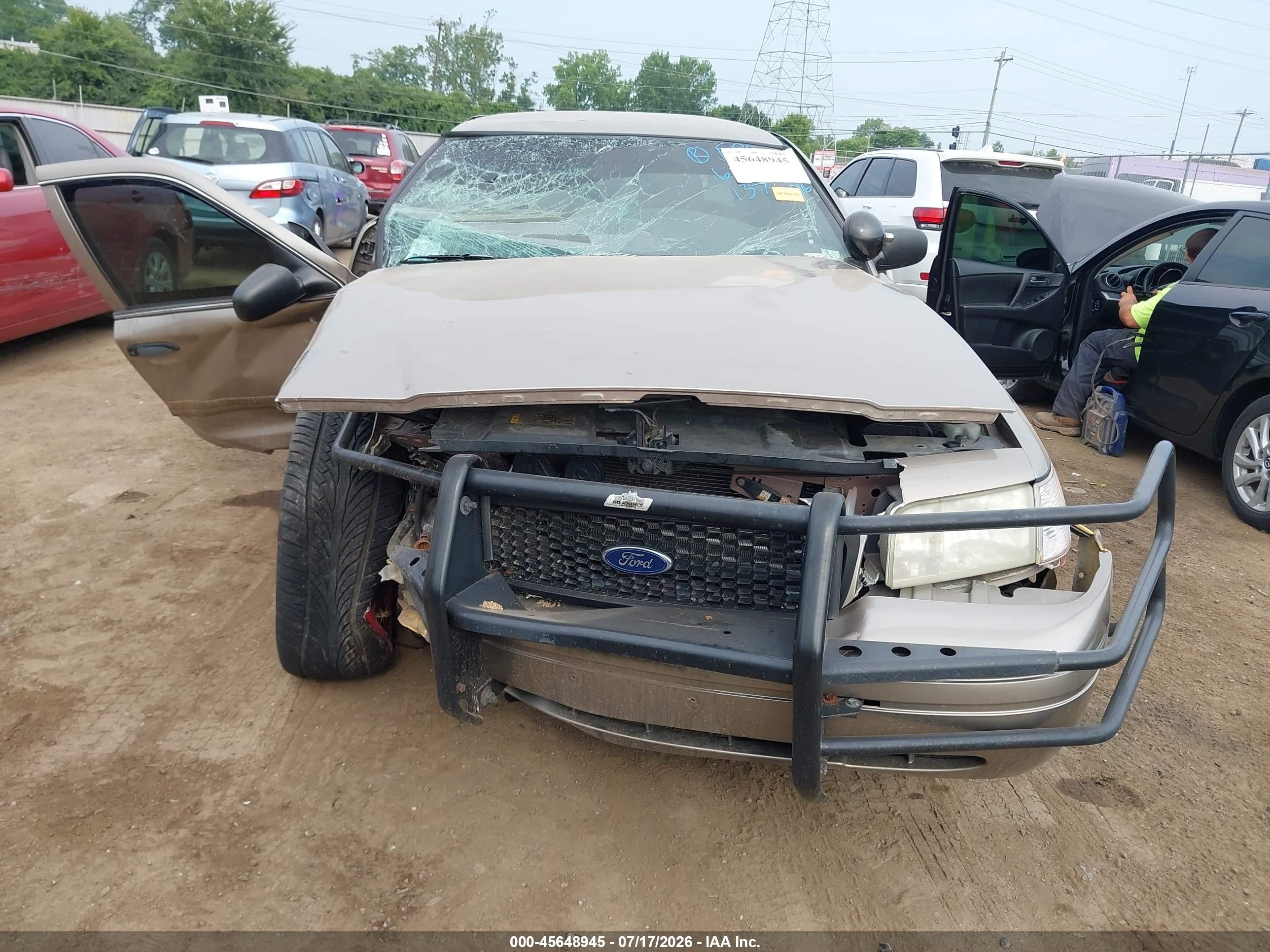 2011 Ford Crown Victoria Police Interceptor Tan vin: 2FABP7BV6BX137606