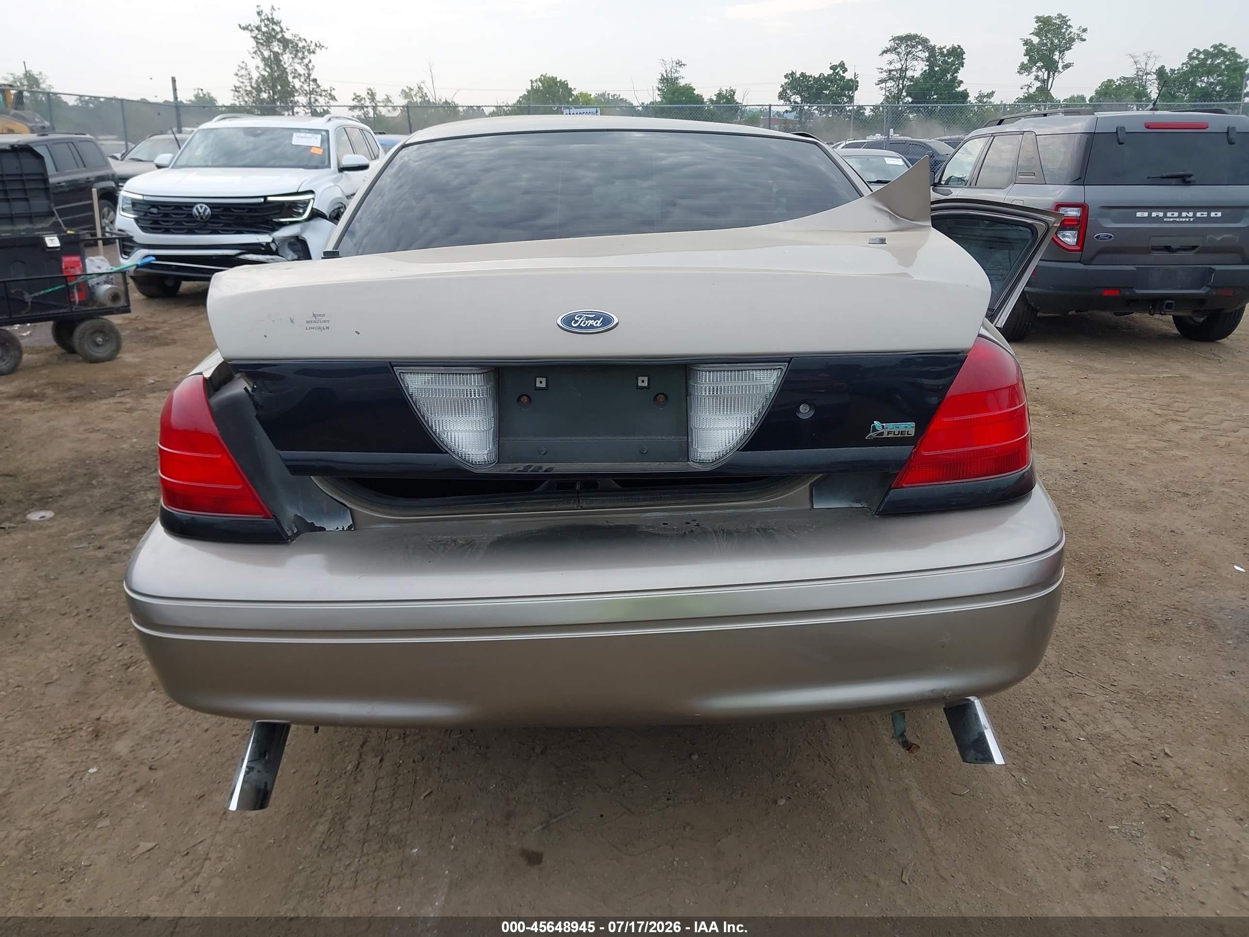 2011 Ford Crown Victoria Police Interceptor Tan vin: 2FABP7BV6BX137606