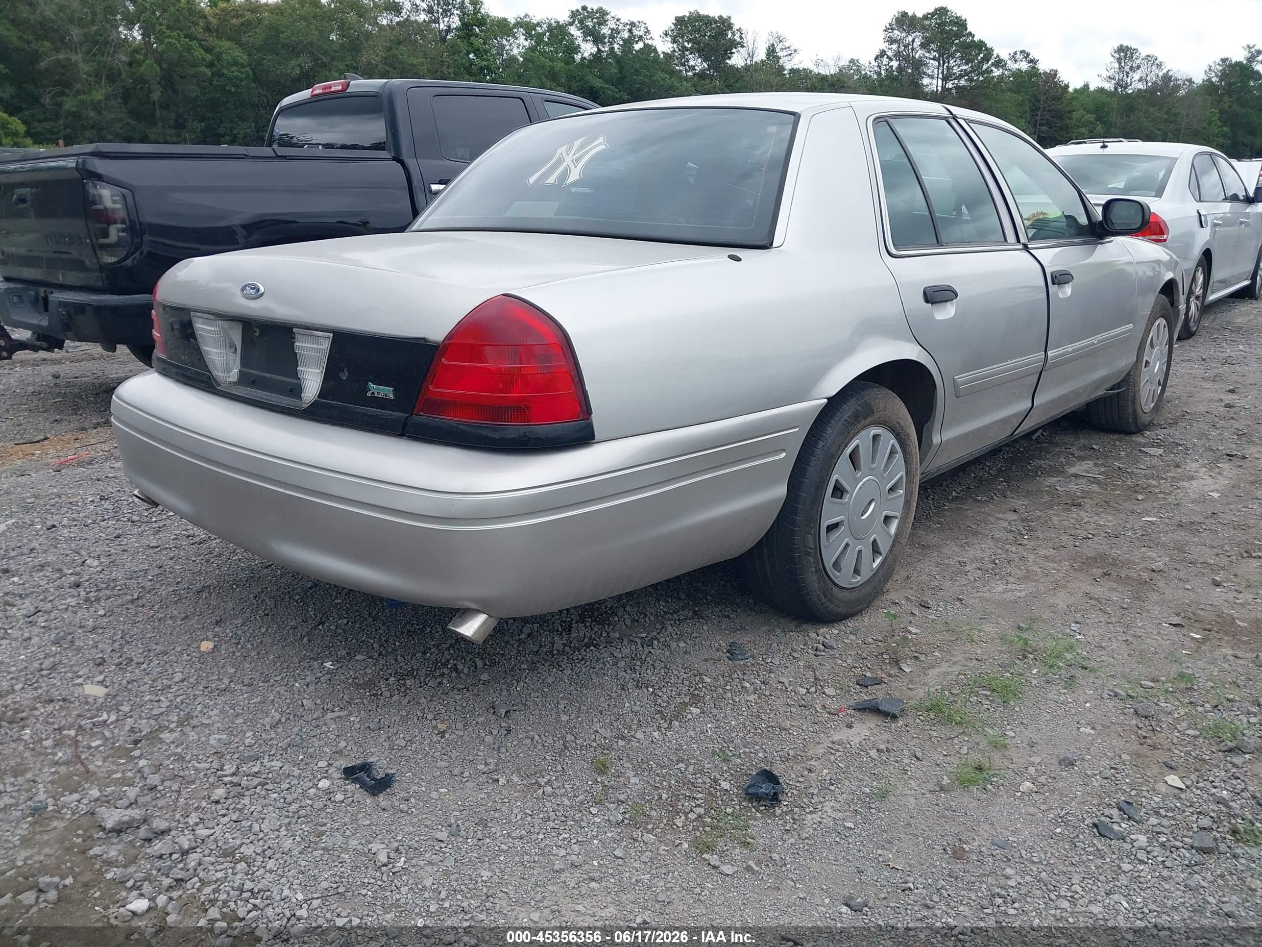 2010 Ford Crown Victoria Police/police Interceptor Silver vin: 2FABP7BV7AX118710