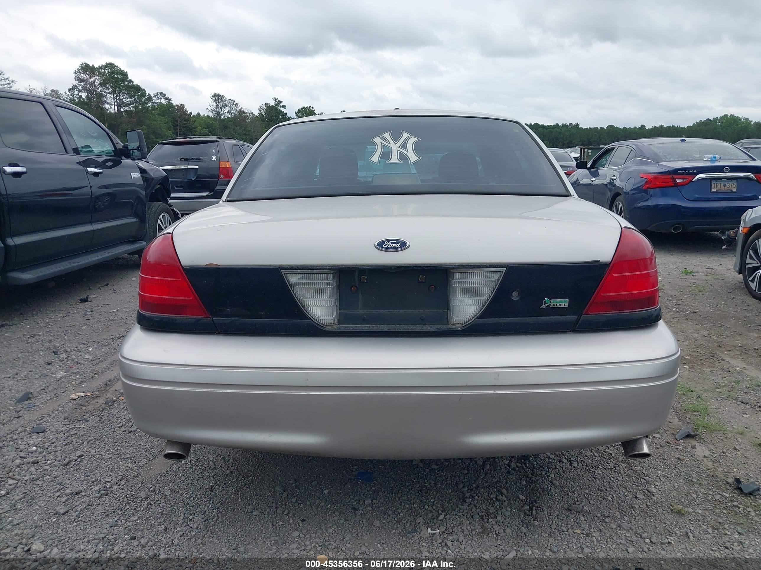 2010 Ford Crown Victoria Police/police Interceptor Silver vin: 2FABP7BV7AX118710