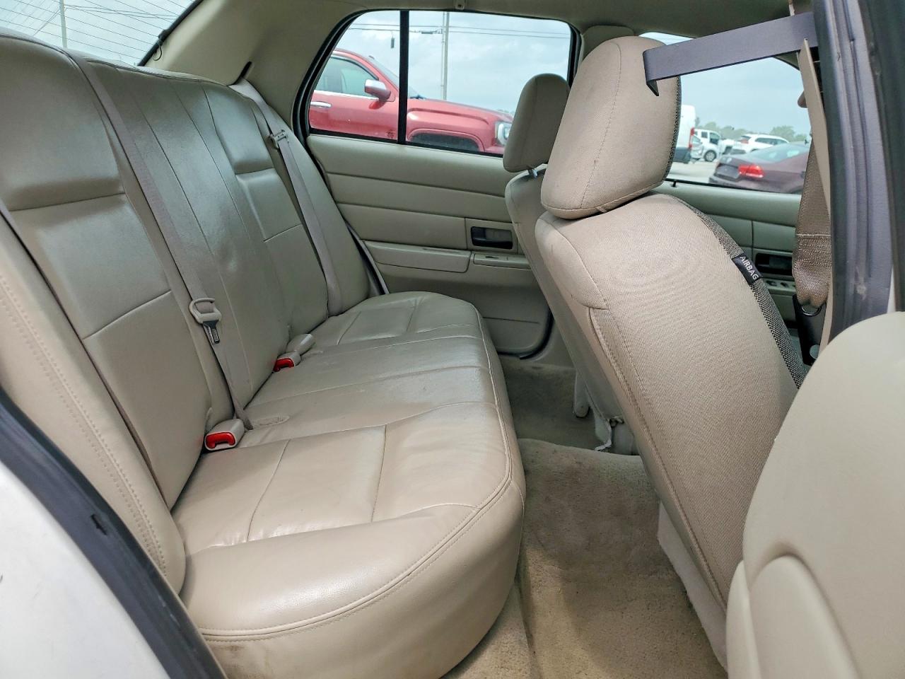 2010 Ford Crown Victoria Police Interceptor White vin: 2FABP7BV7AX129044