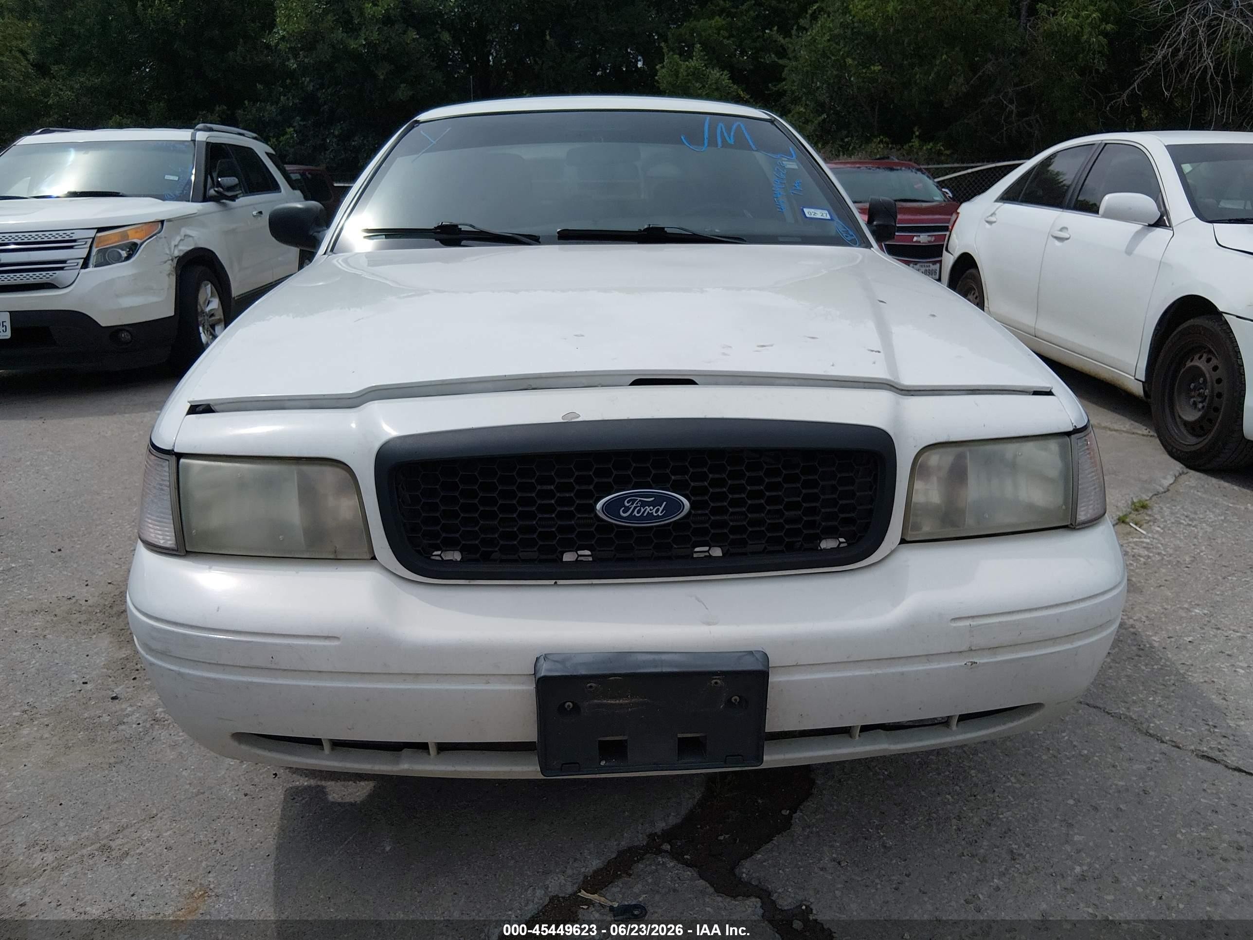2011 Ford Crown Victoria Police Interceptor White vin: 2FABP7BV7BX112438