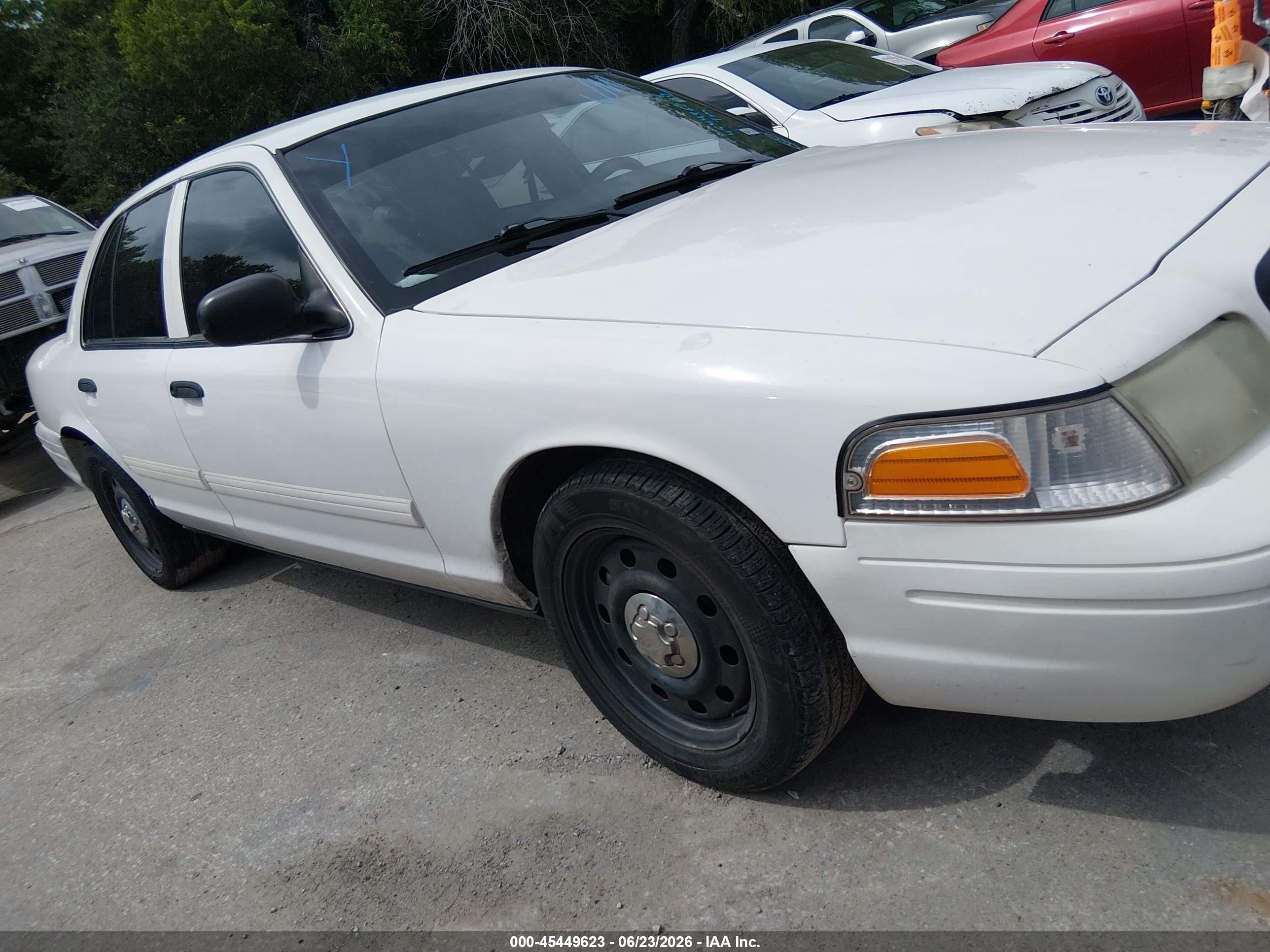 2011 Ford Crown Victoria Police Interceptor White vin: 2FABP7BV7BX112438