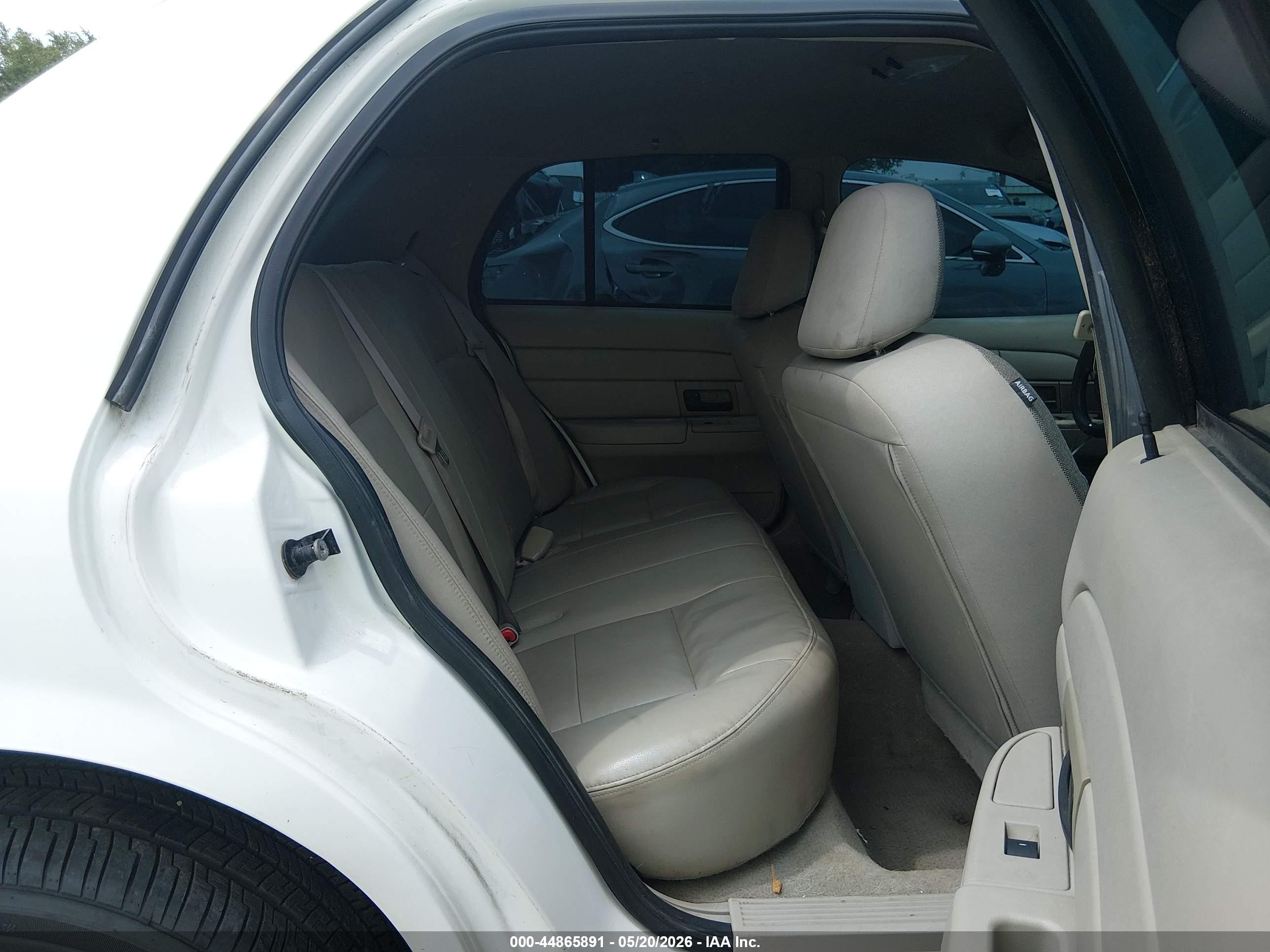2010 Ford Crown Victoria Police/police Interceptor Белый vin: 2FABP7BV8AX119249