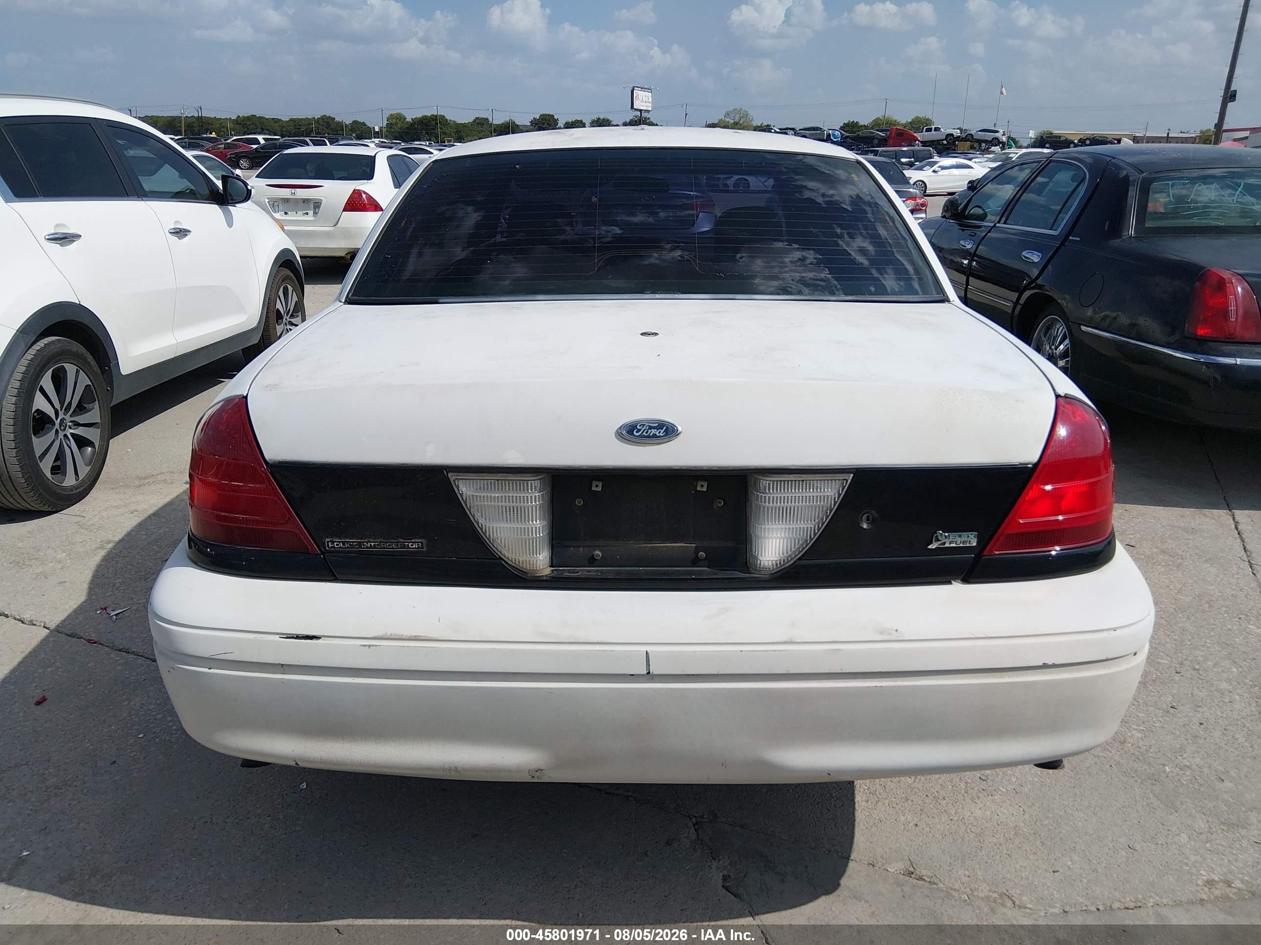 2010 Ford Crown Victoria Police/police Interceptor White vin: 2FABP7BV8AX135340