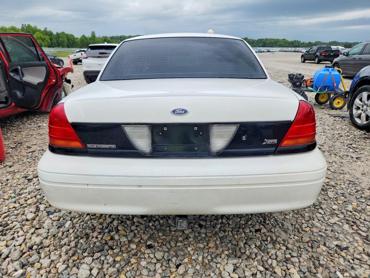 2011 Ford Crown Victoria Police Interceptor White vin: 2FABP7BV8BX181235
