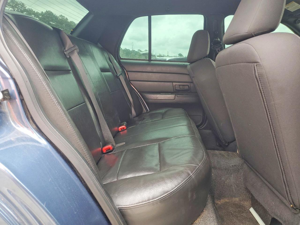 2010 Ford Crown Victoria Police Interceptor Blue vin: 2FABP7BVXAX141558