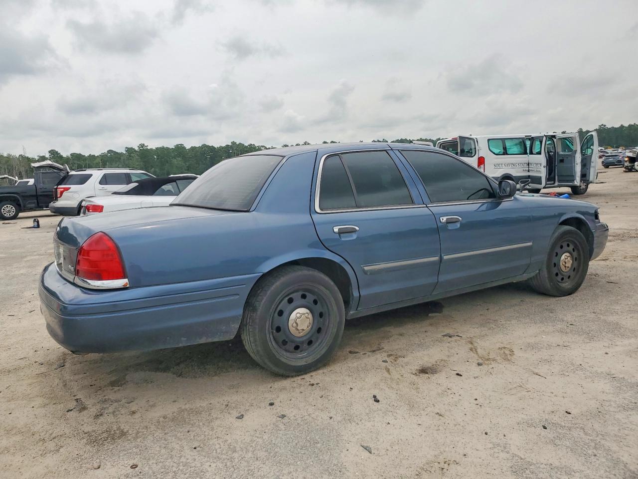 2010 Ford Crown Victoria Police Interceptor Blue vin: 2FABP7BVXAX141558