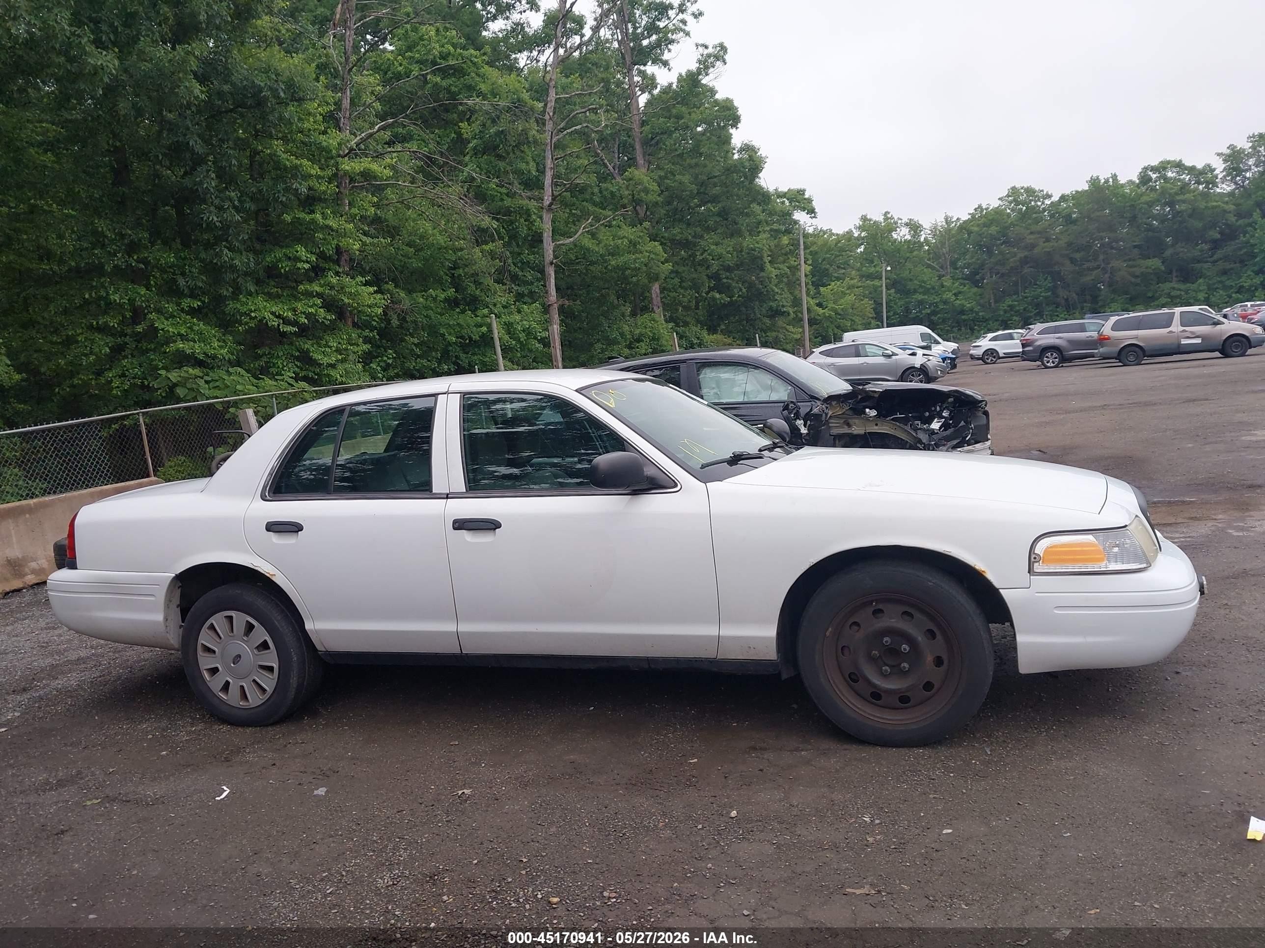 2011 Ford Crown Victoria Police Interceptor White vin: 2FABP7BVXBX124423
