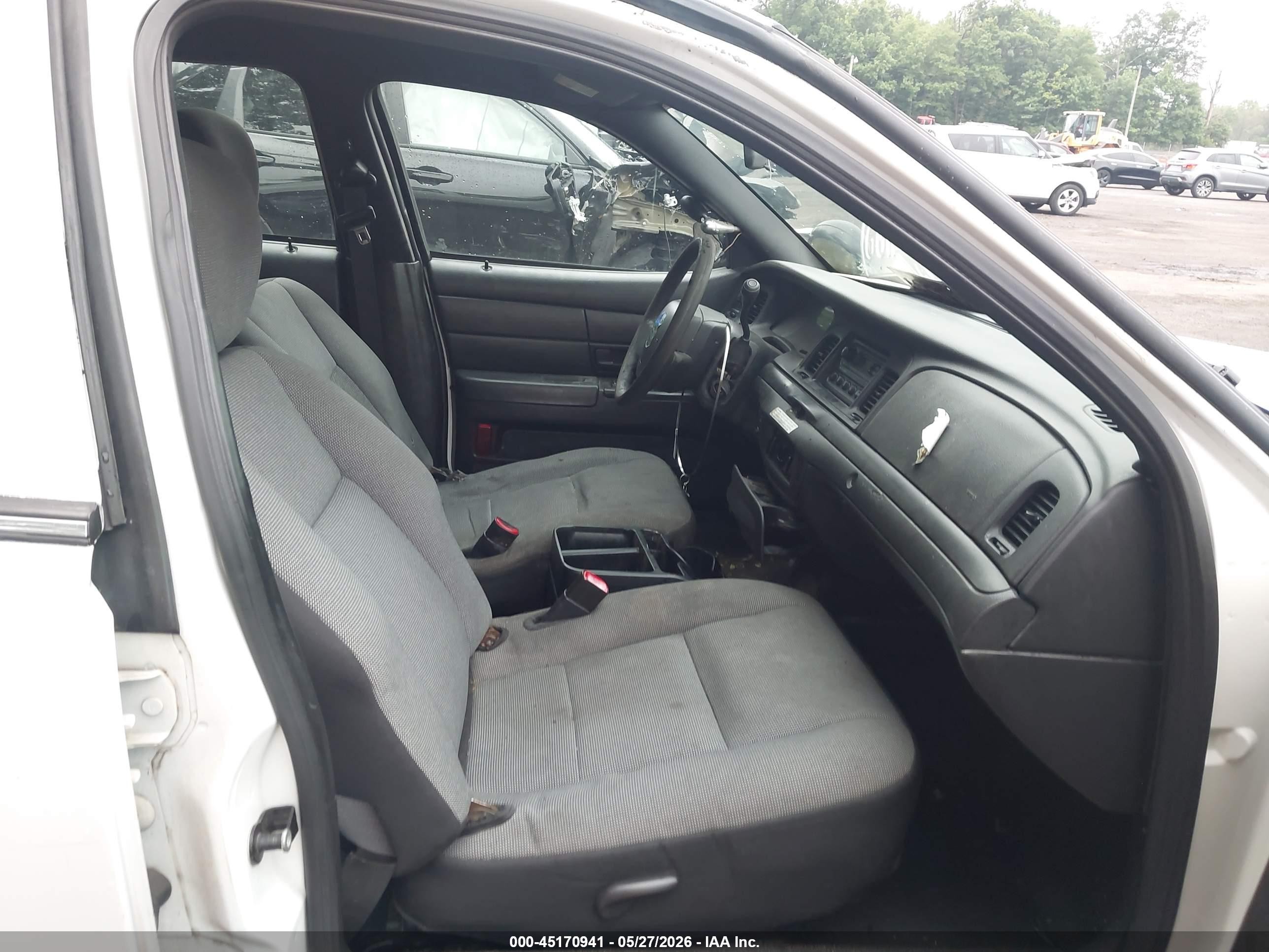 2011 Ford Crown Victoria Police Interceptor White vin: 2FABP7BVXBX124423