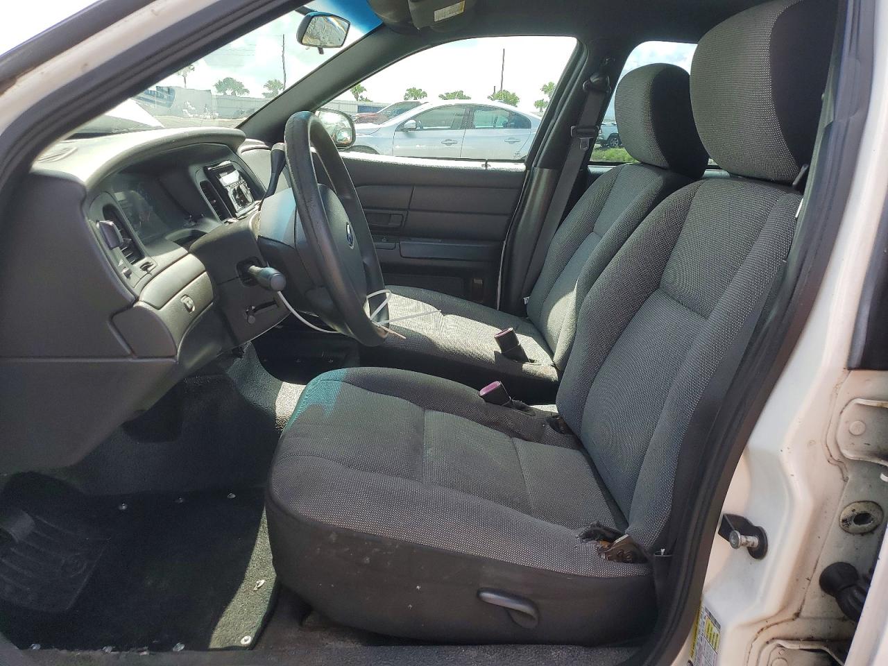 2011 Ford Crown Victoria Police Interceptor White vin: 2FABP7BVXBX167319