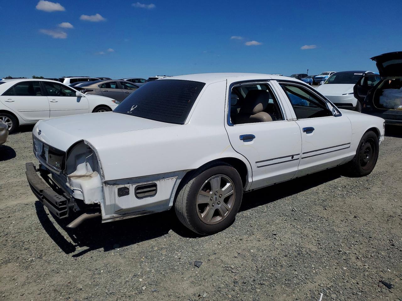 2011 Ford Crown Victoria Lx White vin: 2FABP7EV1BX127139