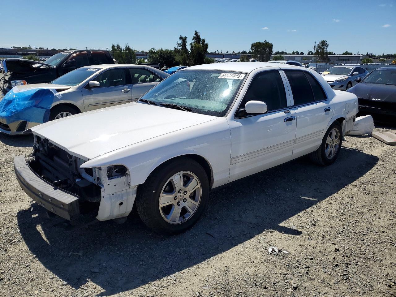 2011 Ford Crown Victoria Lx White vin: 2FABP7EV1BX127139