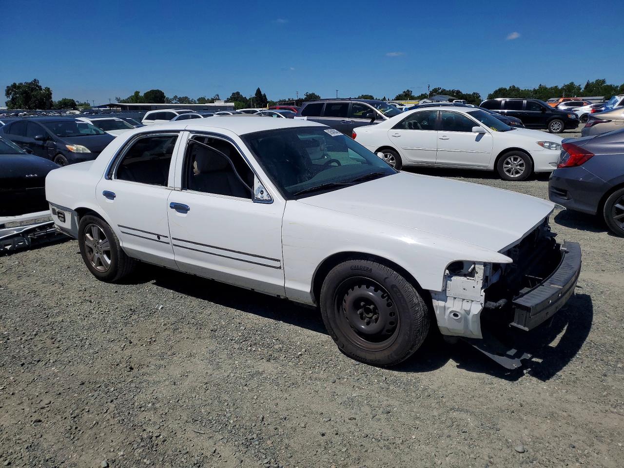 2011 Ford Crown Victoria Lx White vin: 2FABP7EV1BX127139
