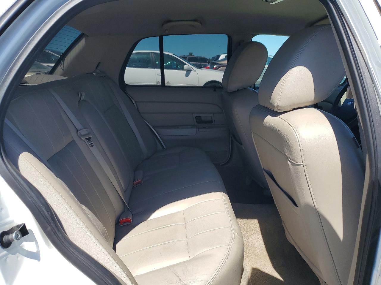 2011 Ford Crown Victoria Lx White vin: 2FABP7EV1BX127139