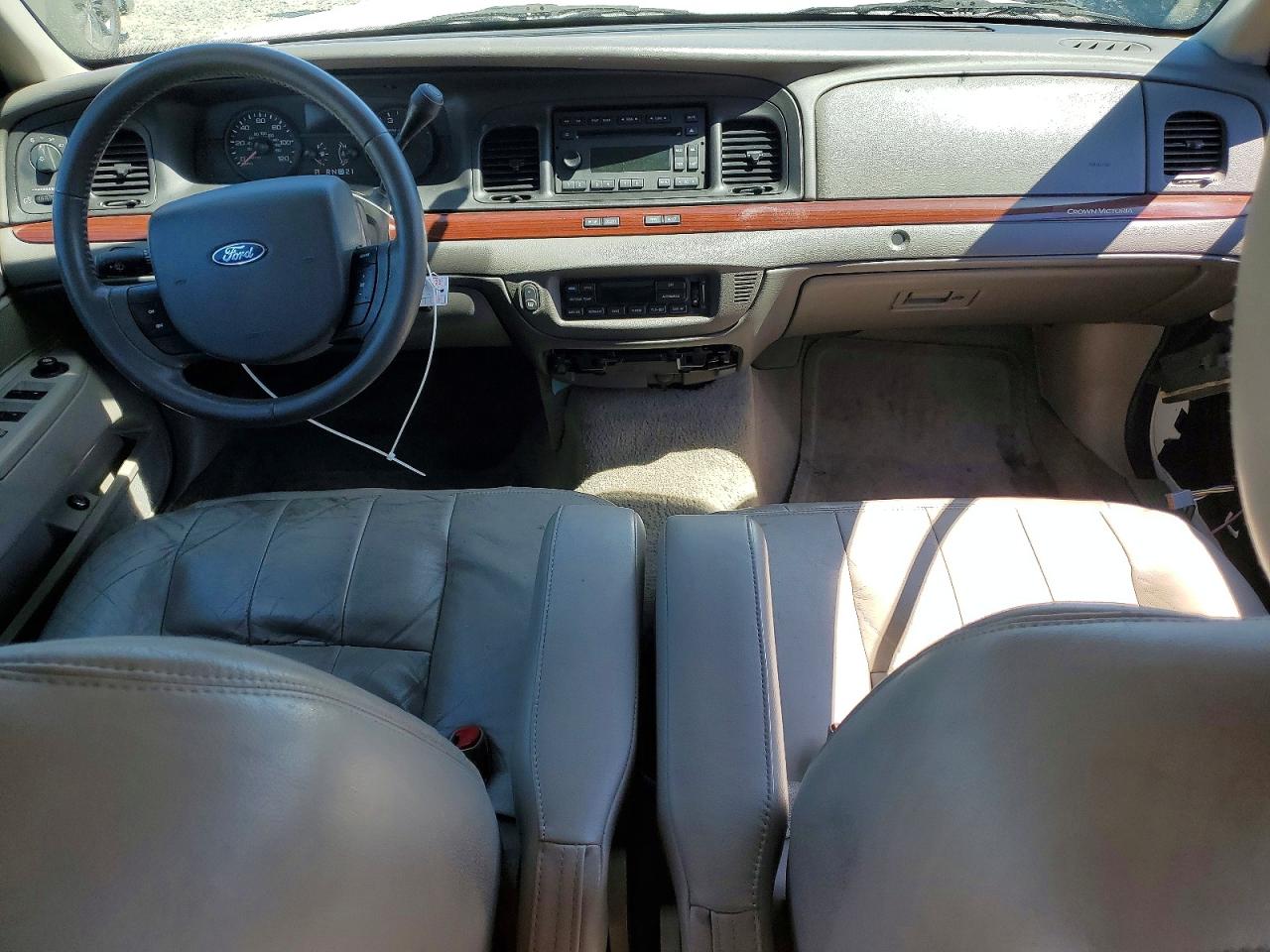 2011 Ford Crown Victoria Lx White vin: 2FABP7EV1BX127139