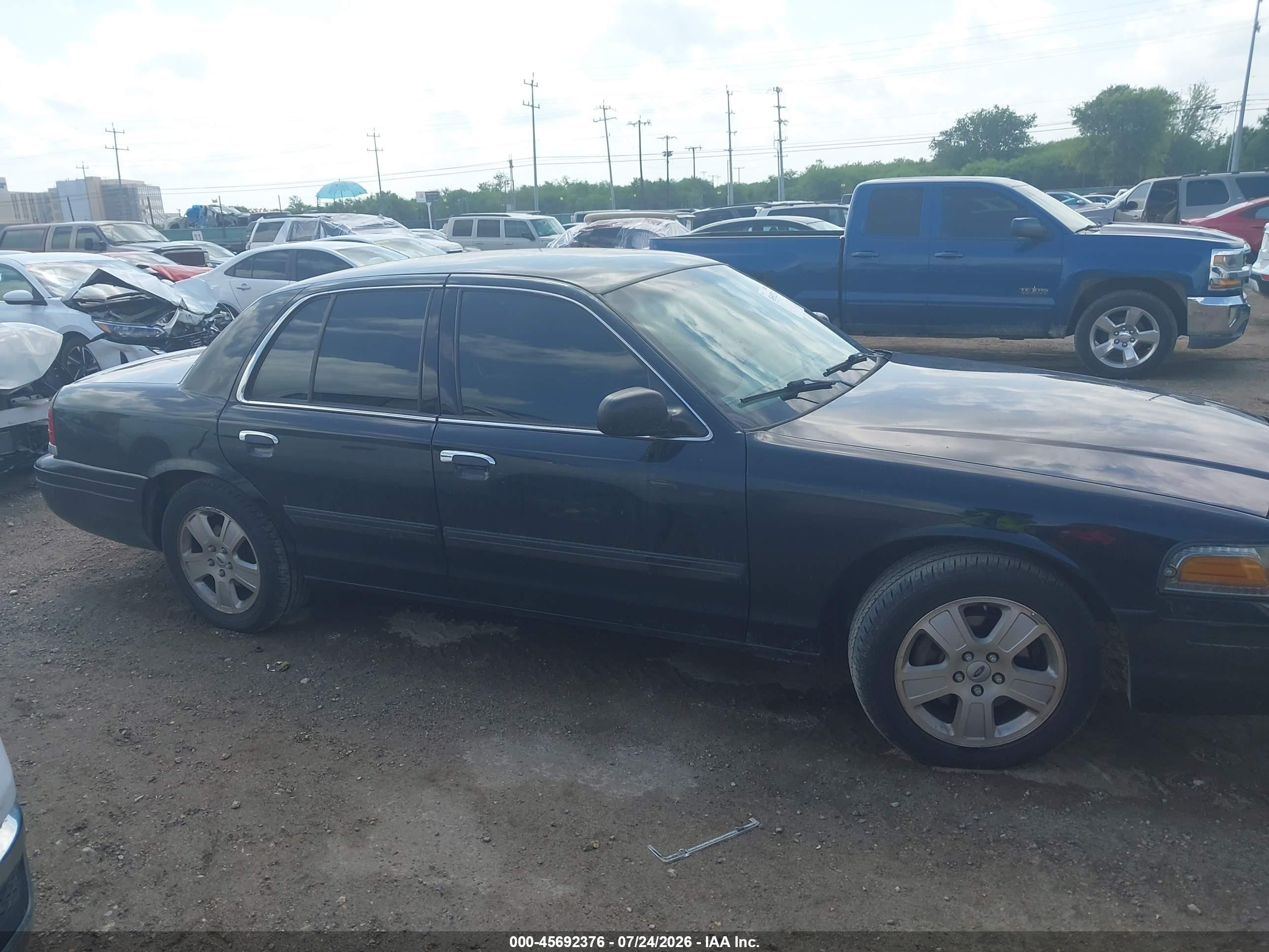2011 Ford Crown Victoria Lx Black vin: 2FABP7EV2BX184174