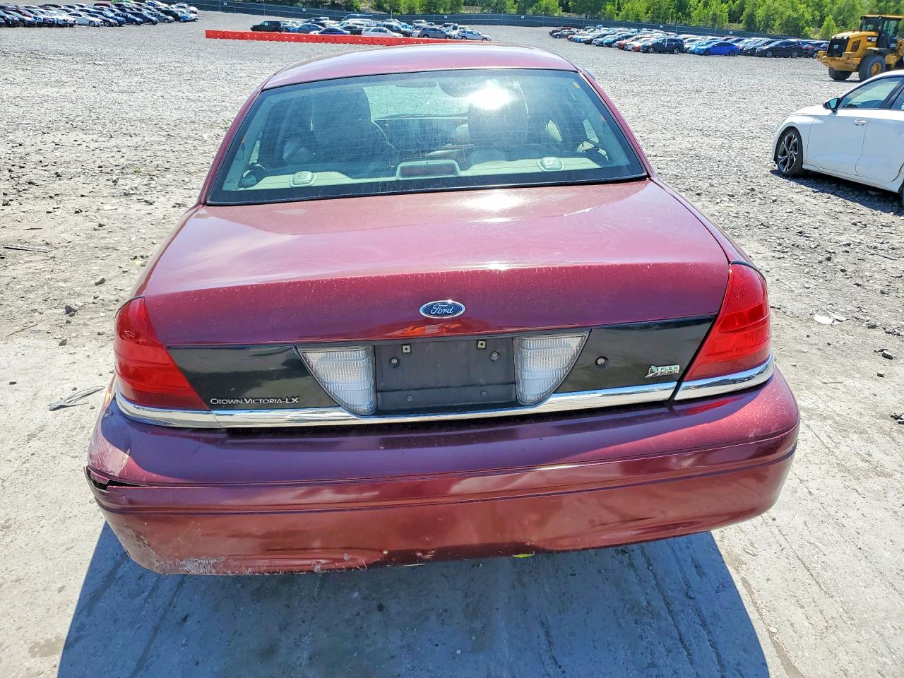 2011 Ford Crown Victoria Lx Burgundy vin: 2FABP7EV4BX150298
