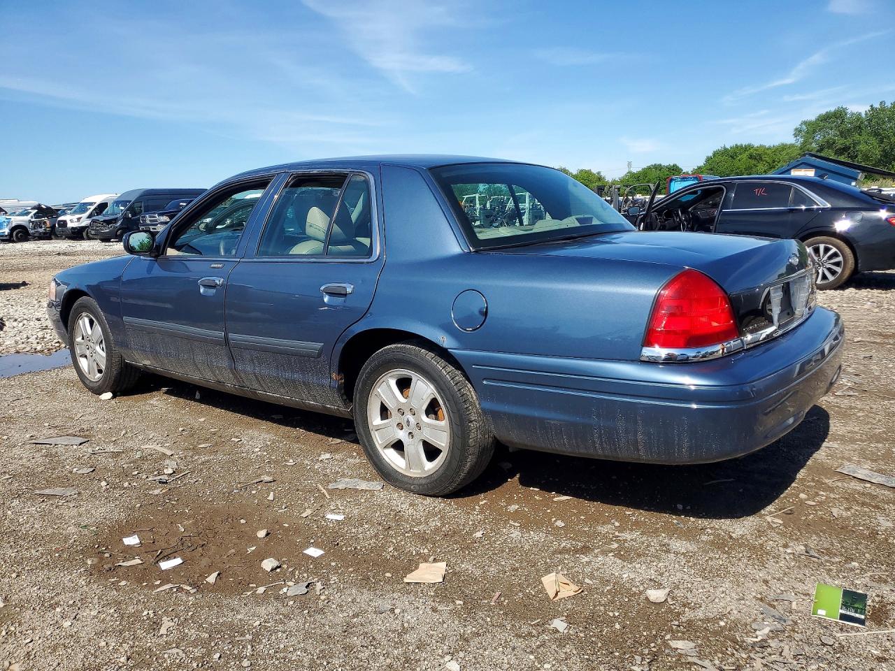 2011 Ford Crown Victoria Lx Blue vin: 2FABP7EV5BX132537