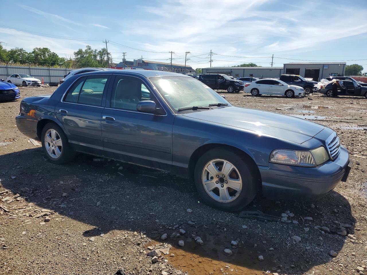 2011 Ford Crown Victoria Lx Blue vin: 2FABP7EV5BX132537