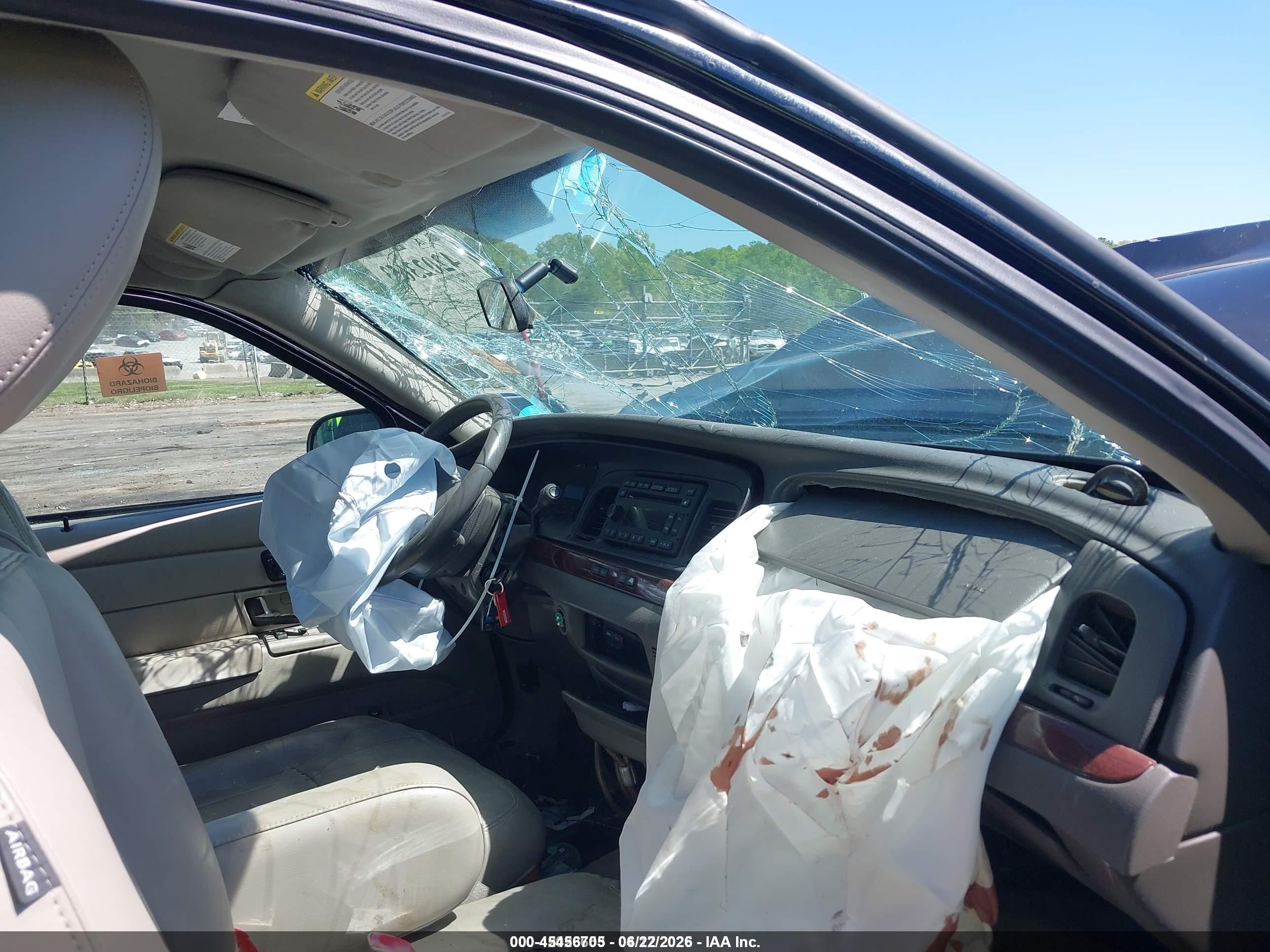 2011 Ford Crown Victoria Lx Черный vin: 2FABP7EV7BX174675