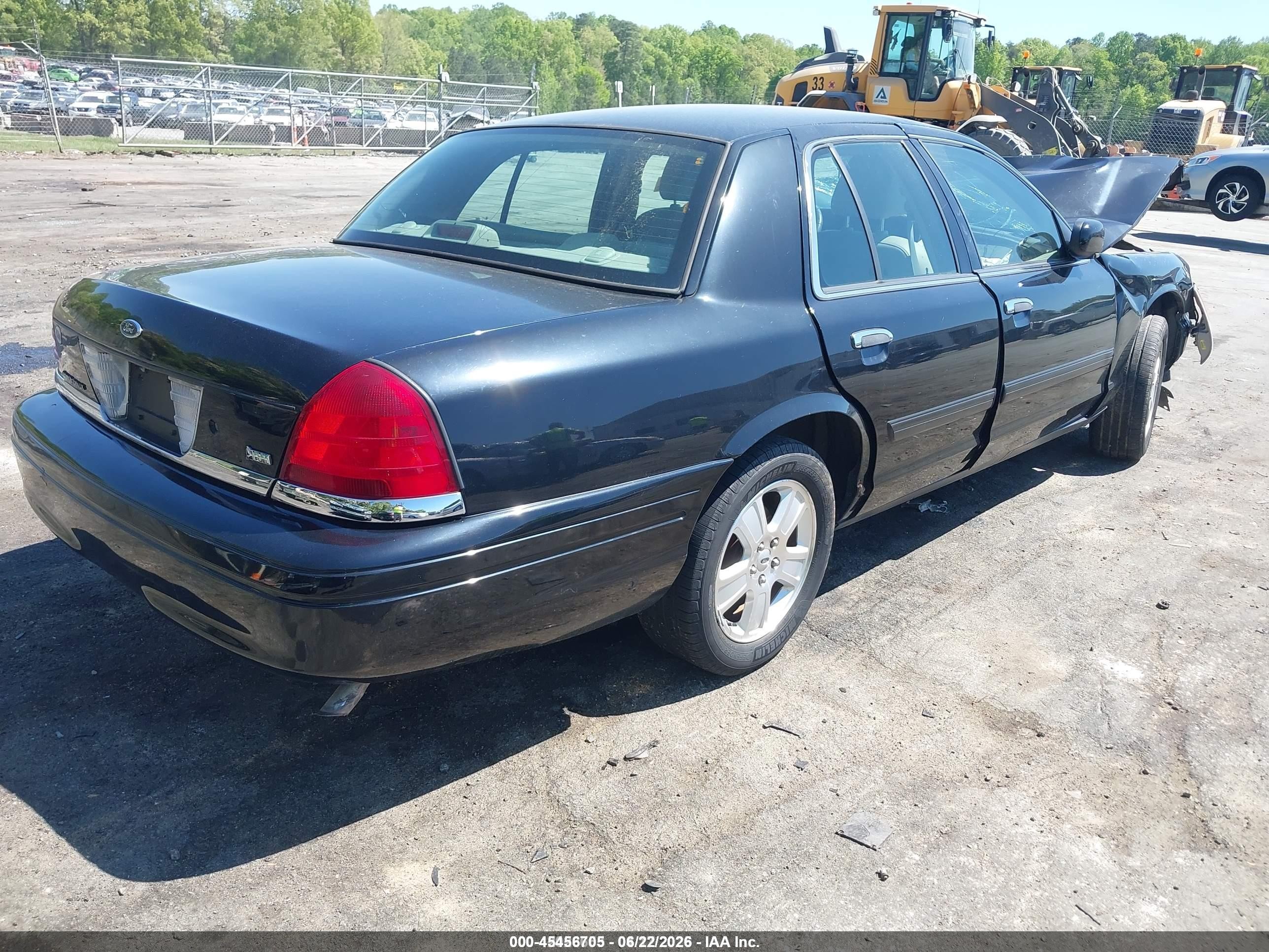2011 Ford Crown Victoria Lx Черный vin: 2FABP7EV7BX174675